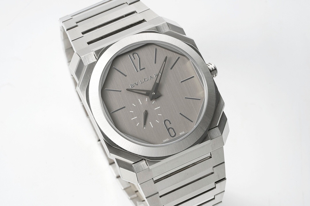 불가리  OCTO공장 미러급 남자 시계