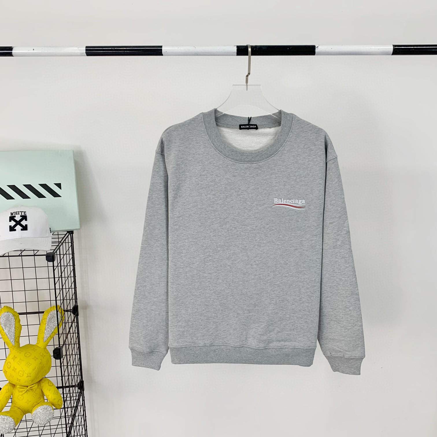 발렌시아가 남녀공용 맨투맨