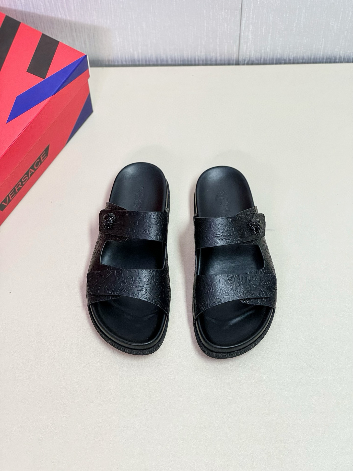 베르사체 남자 슬리퍼