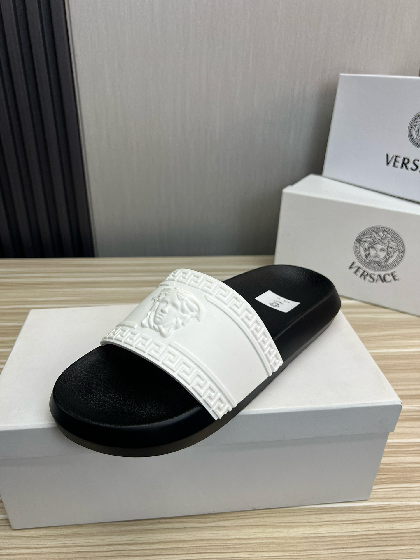 베르사체 남자 슬리퍼