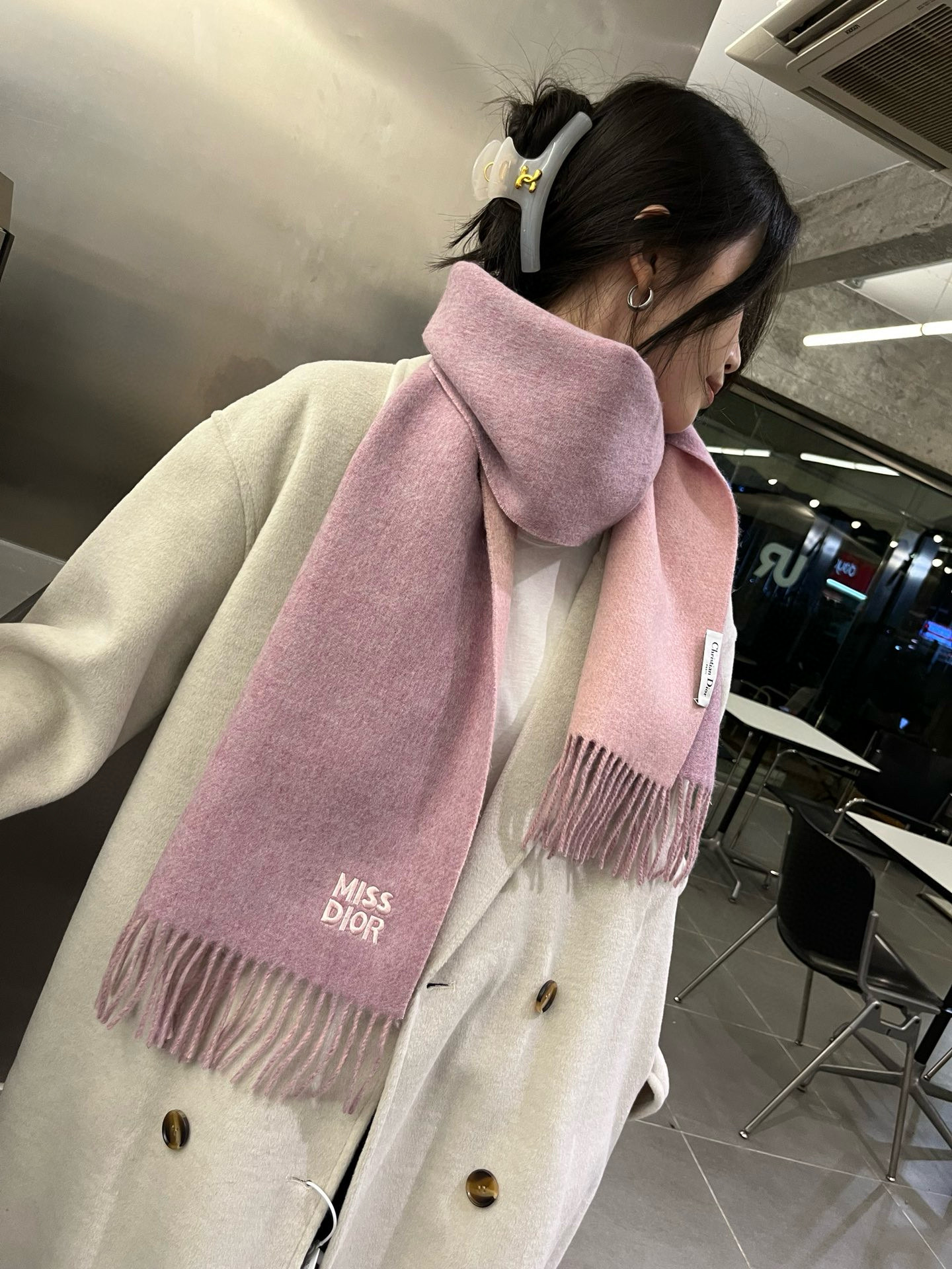 디올 스카프