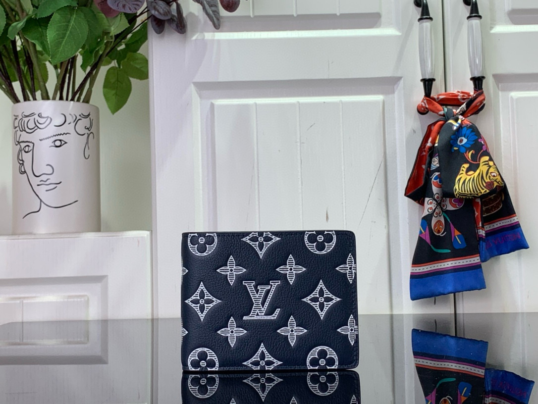 루이비통 남자 반지갑 m83379