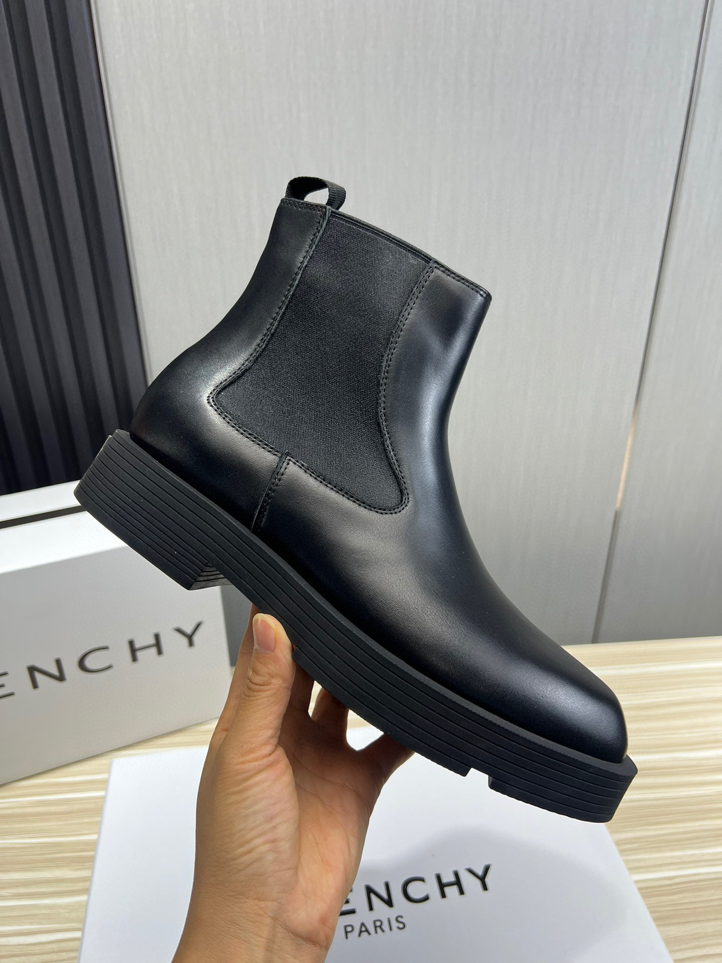 지방시 남자 부츠