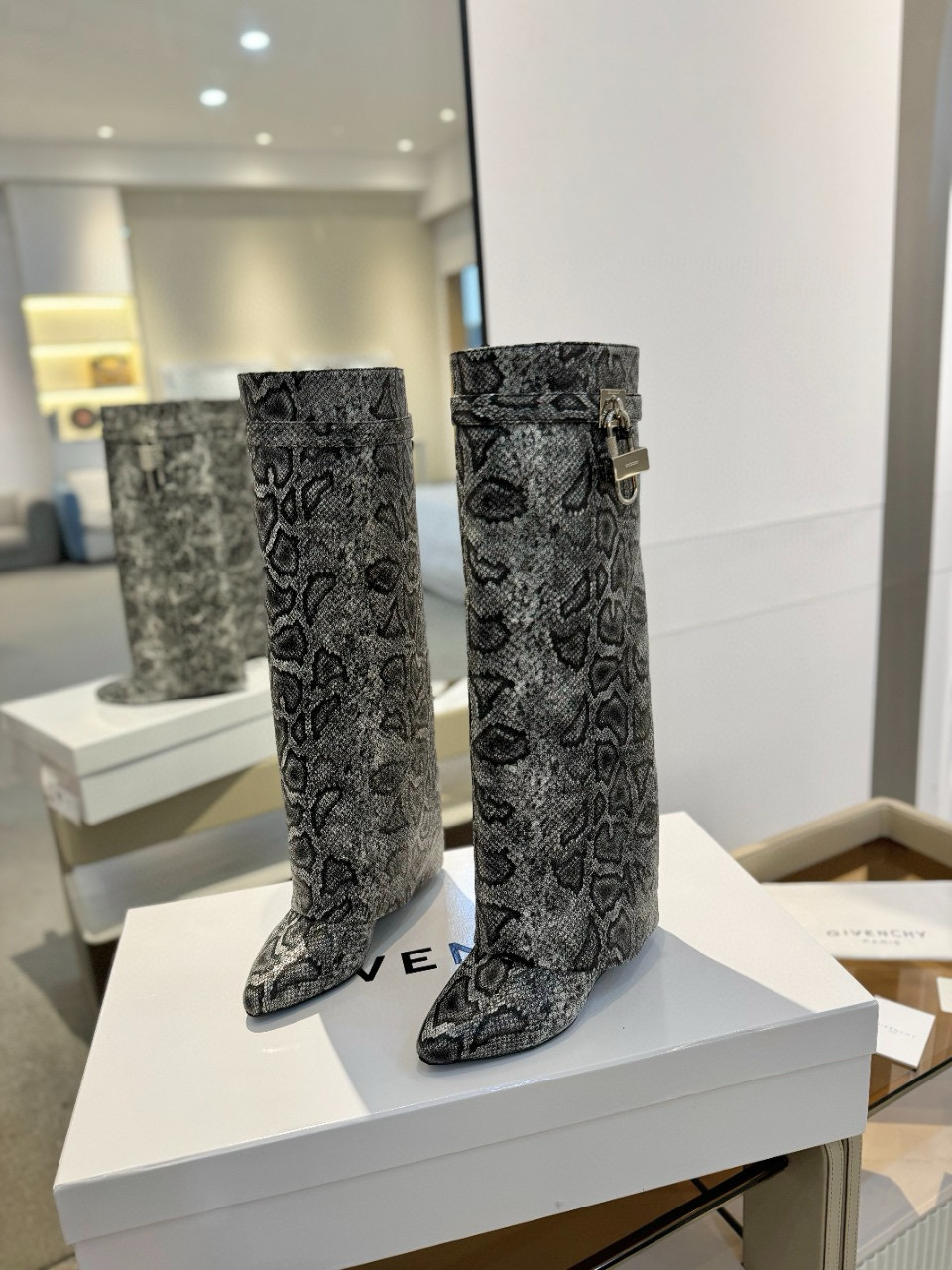 지방시 여자 부츠 힐8.5cm