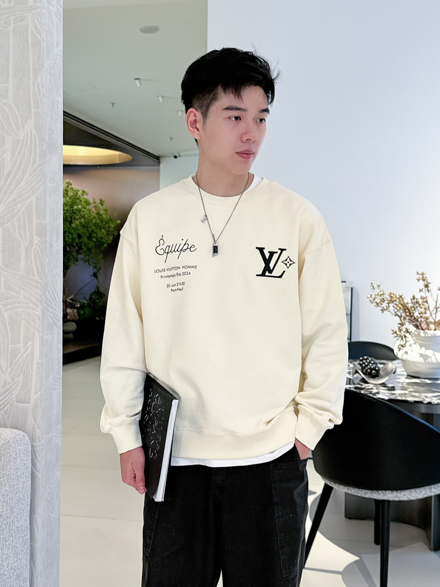 루이비통 남자 맨투맨