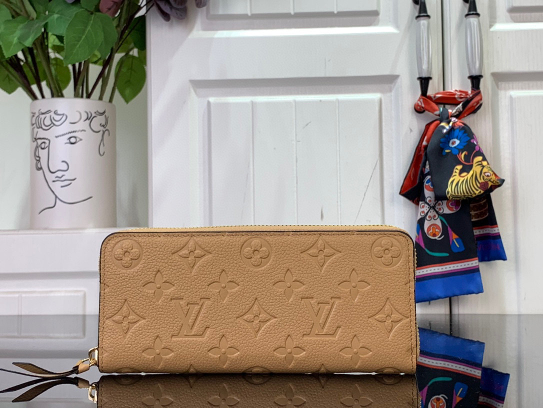 루이비통 여자 장지갑 m83677