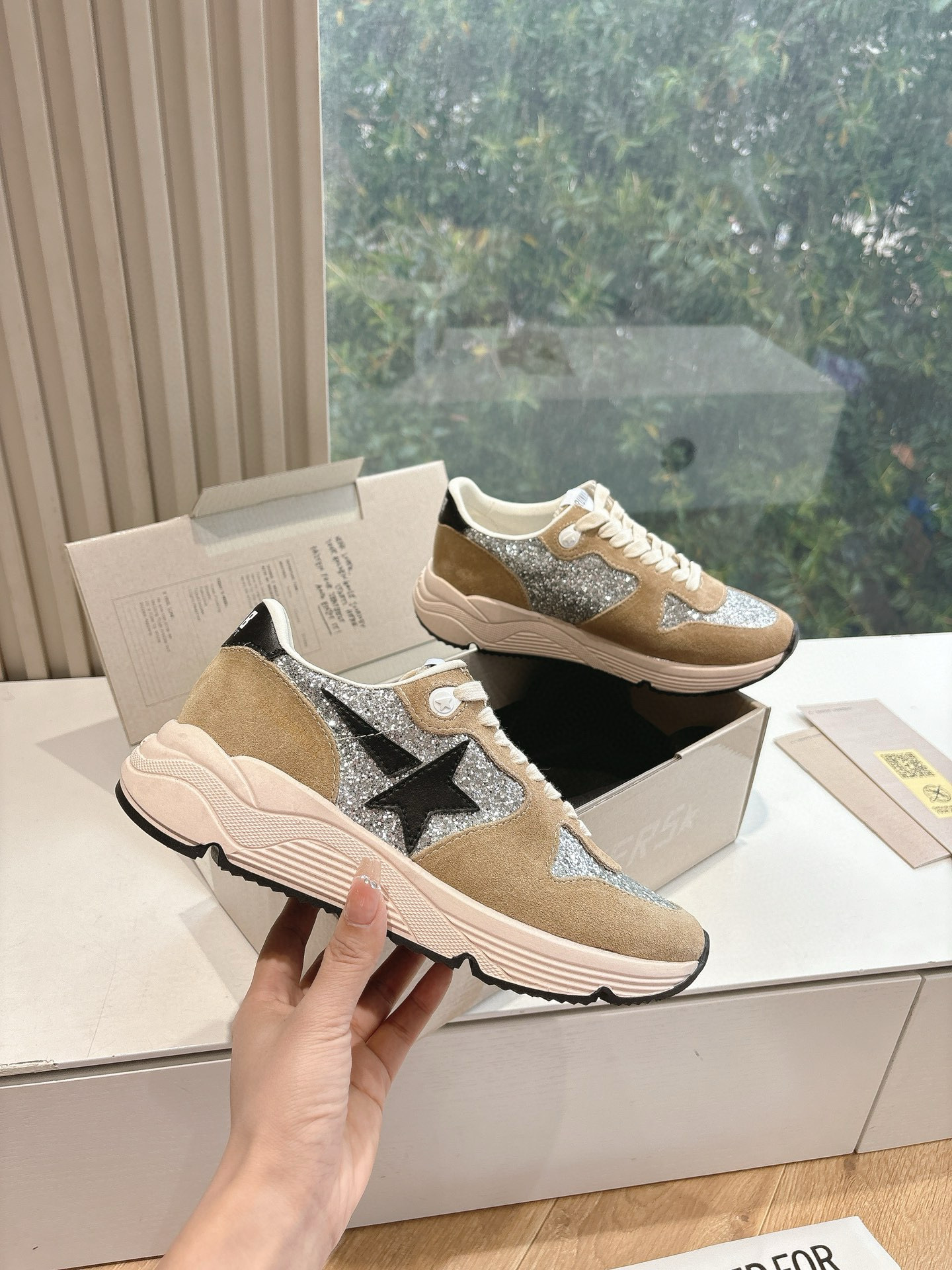 골든구스 남녀공용 스니커즈 신발 운동화