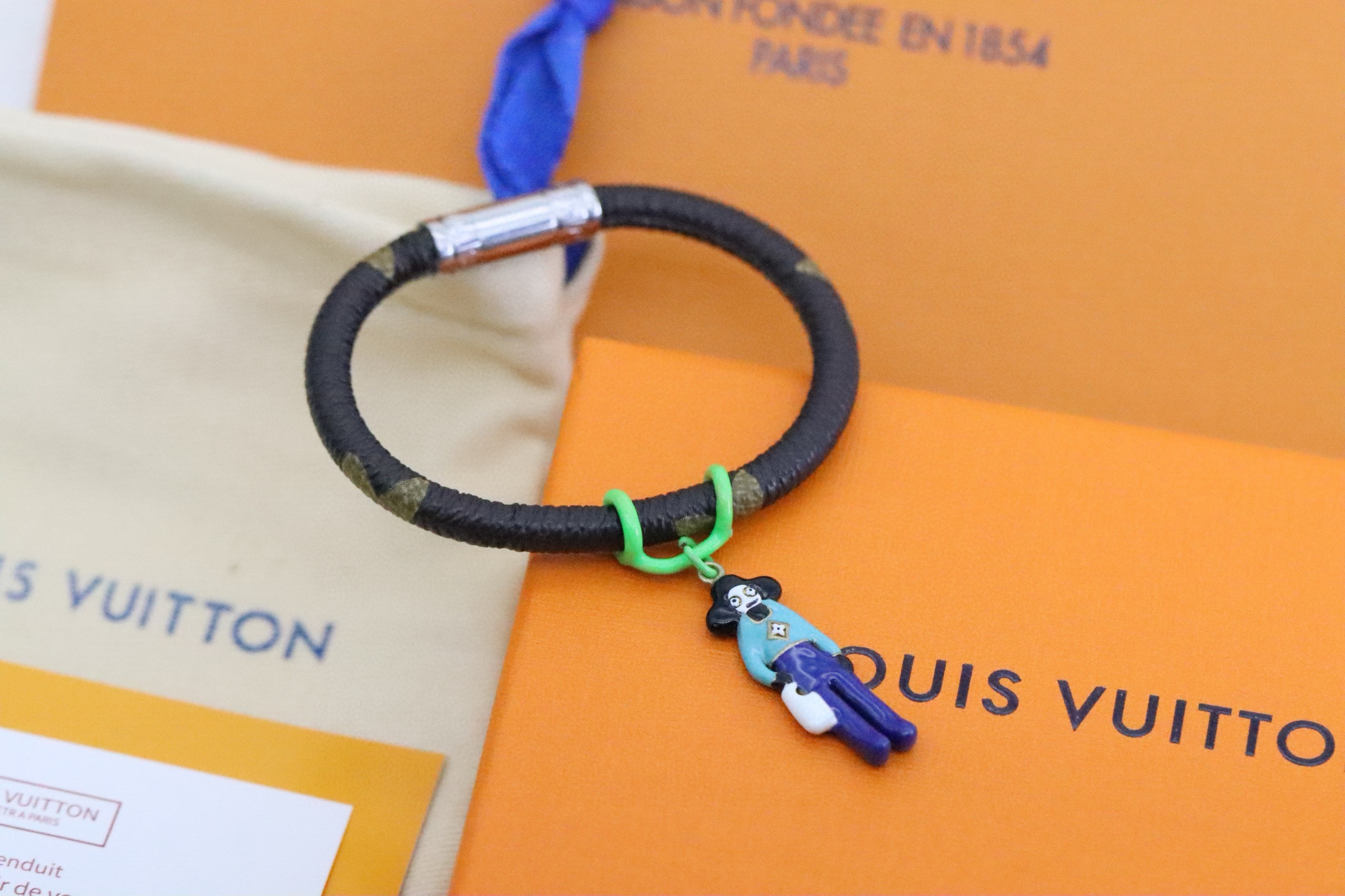 루이비통 팔찌