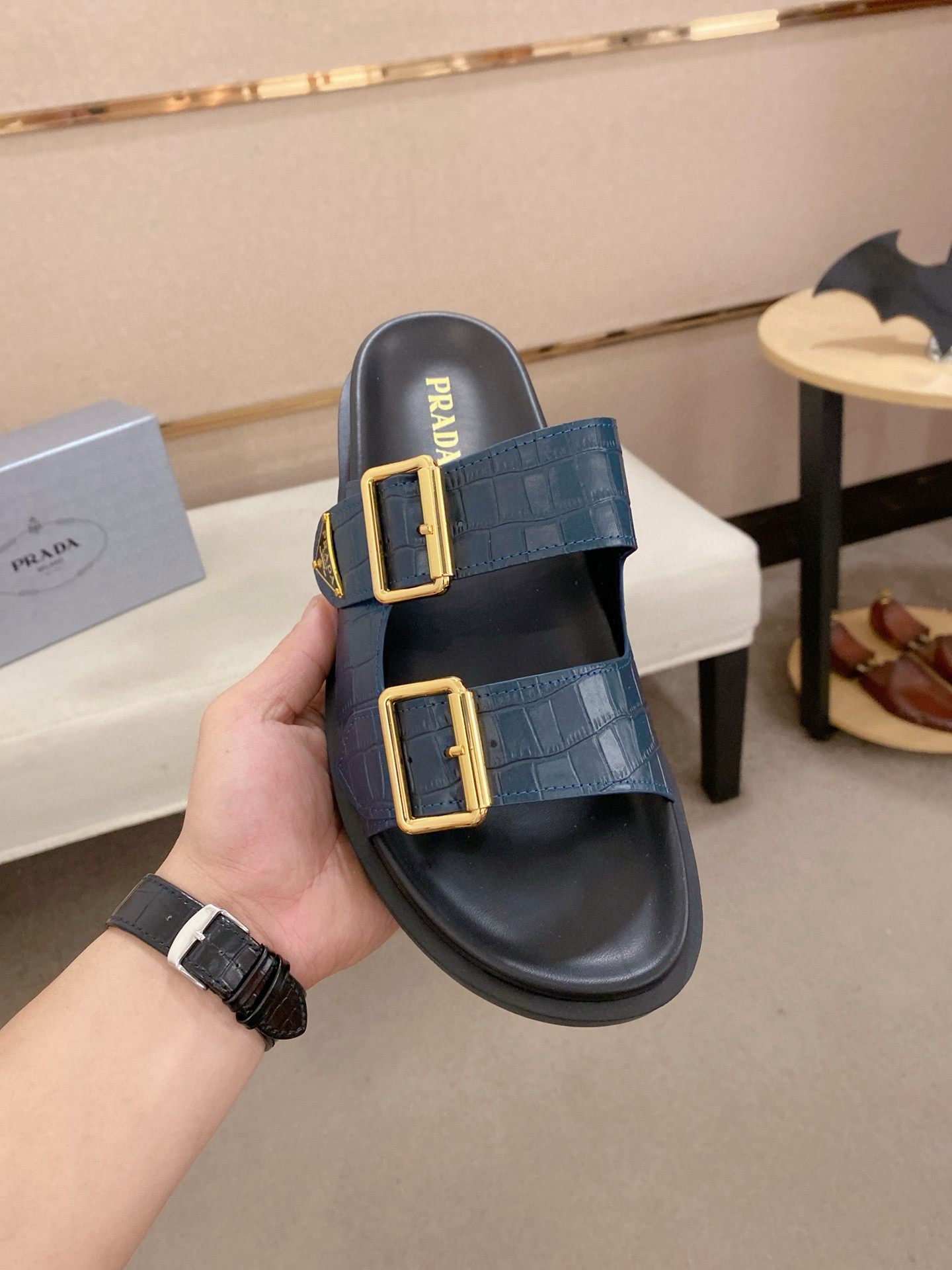 프라다 남자 슬리퍼
