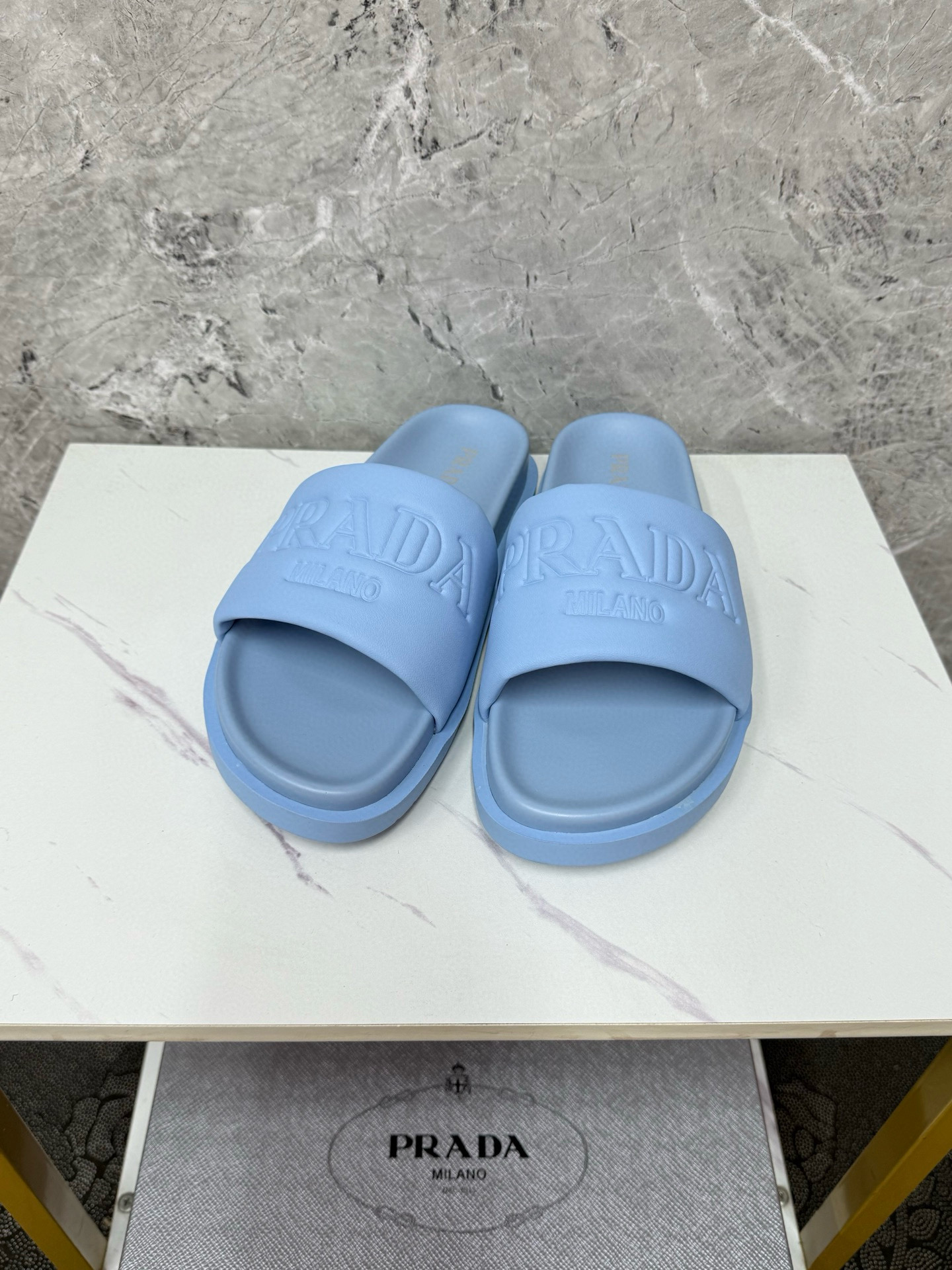 프라다 남자 슬리퍼