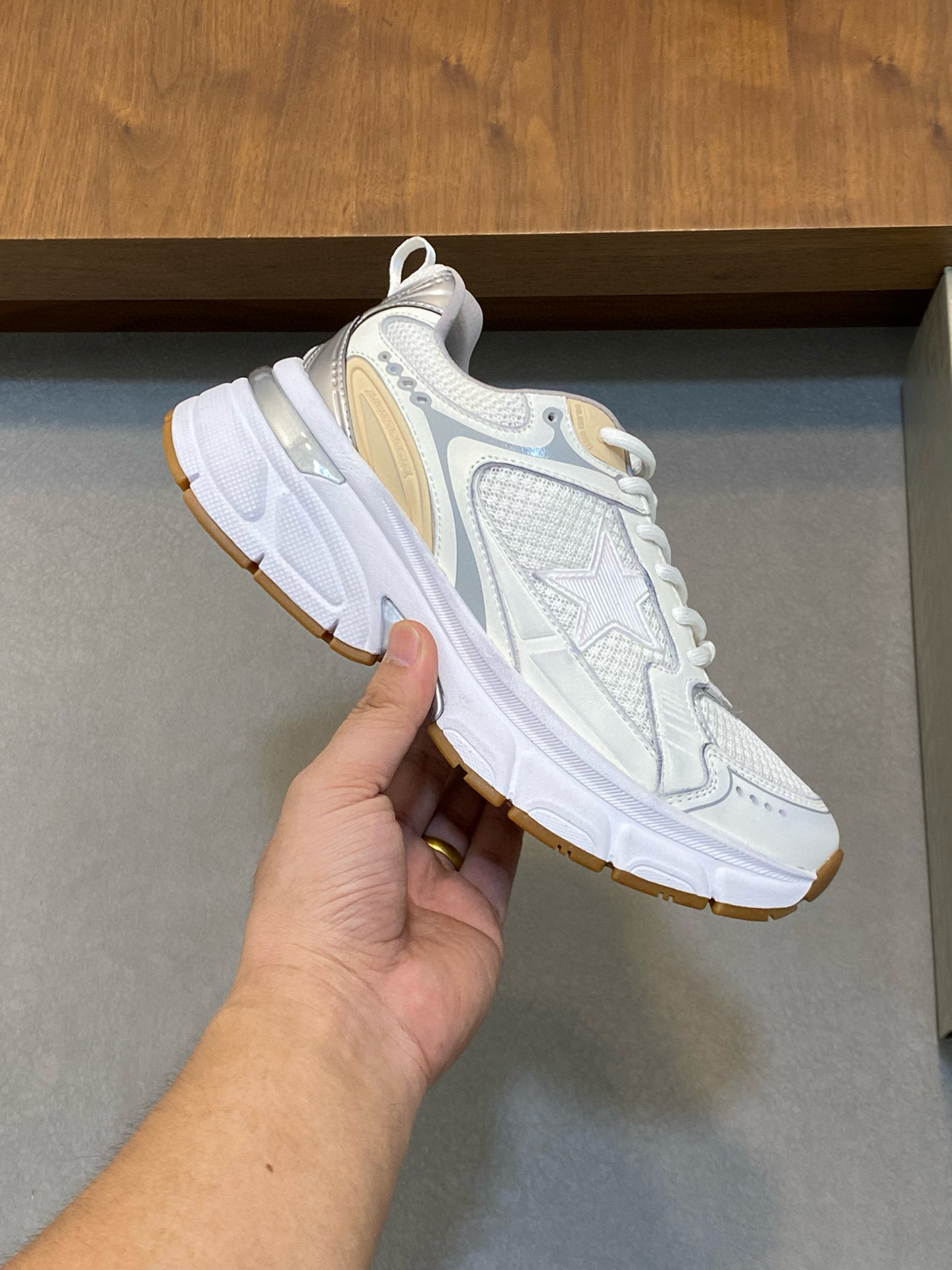 골든구스 남녀공용 스니커즈 신발 운동화