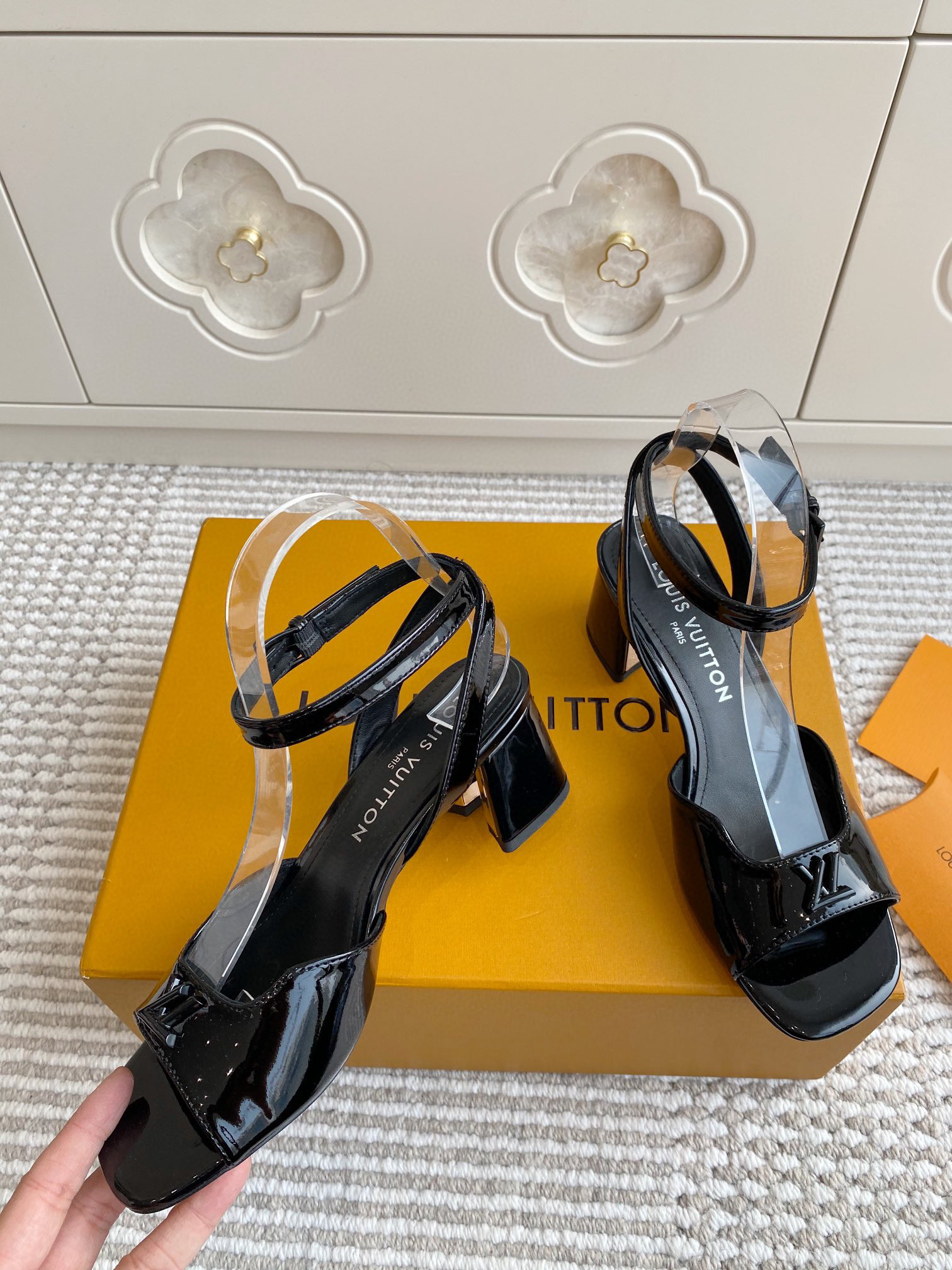 루이비통 여자 샌들 5.5cm