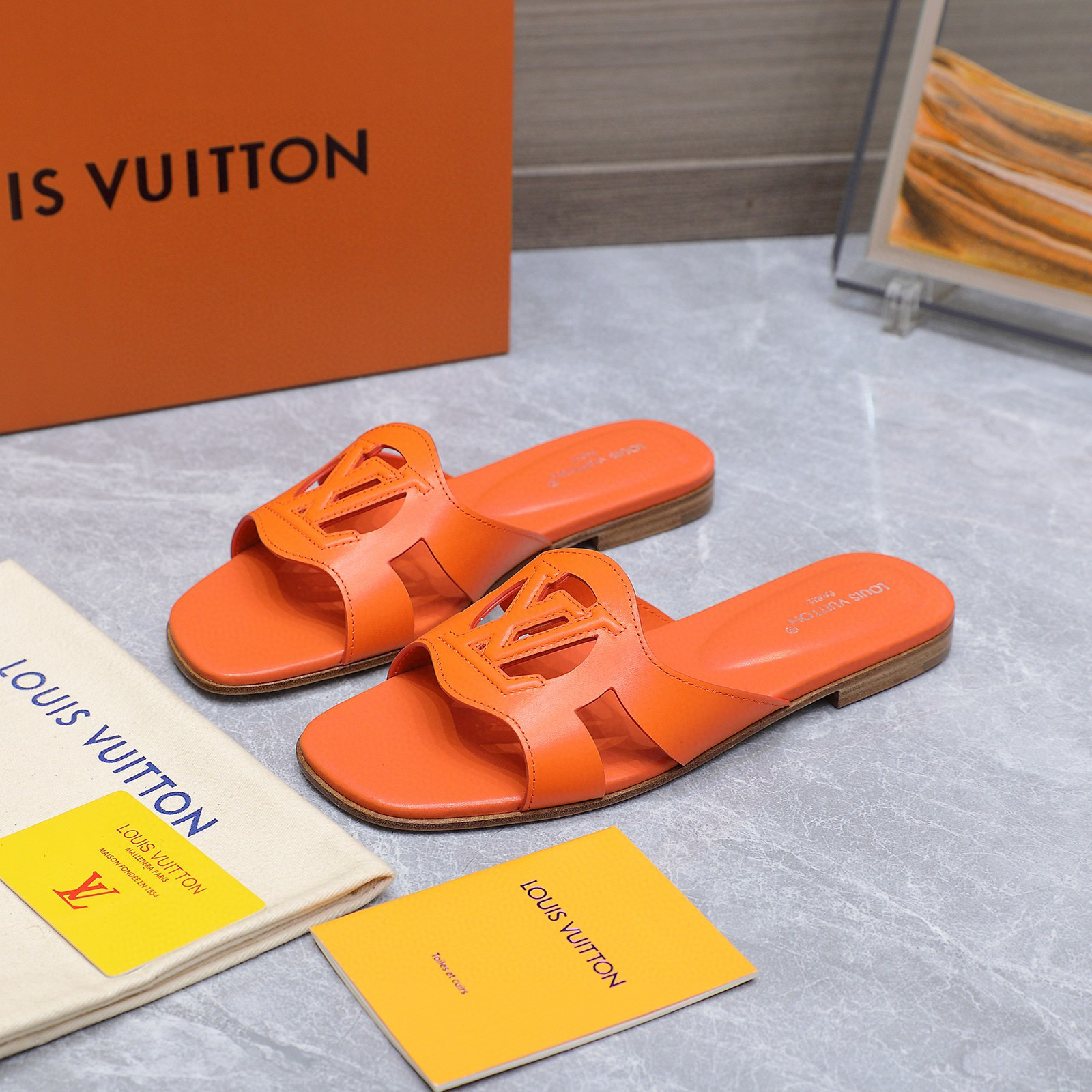 루이비통 여자 슬리퍼