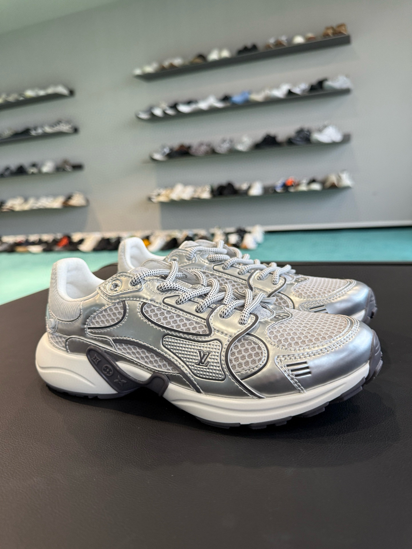 루이비통 남녀공용 신발 운동화 스니커즈