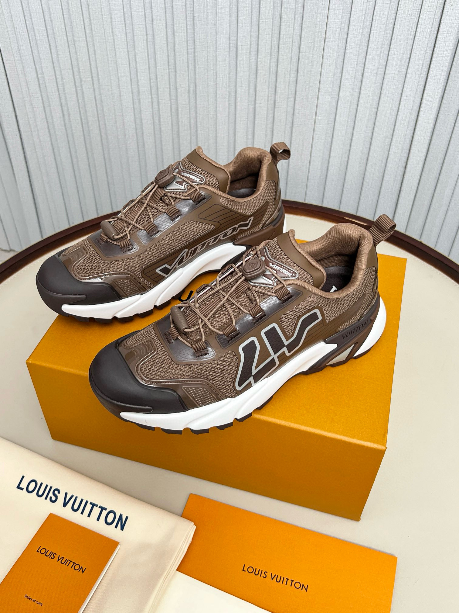 루이비통 4cm 남자 신발 운동화 스니커즈