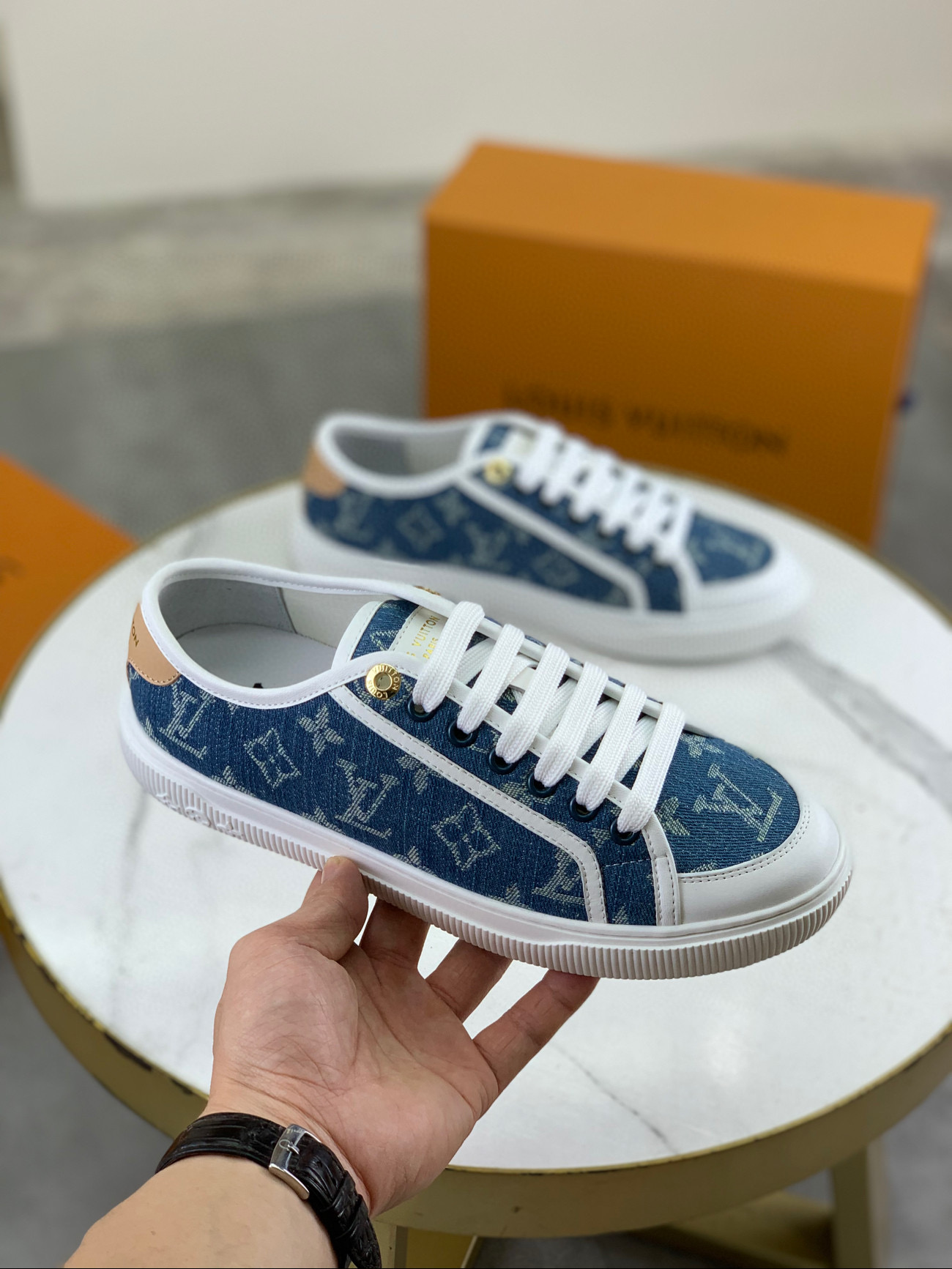 루이비통 남녀공용 신발 운동화 스니커즈