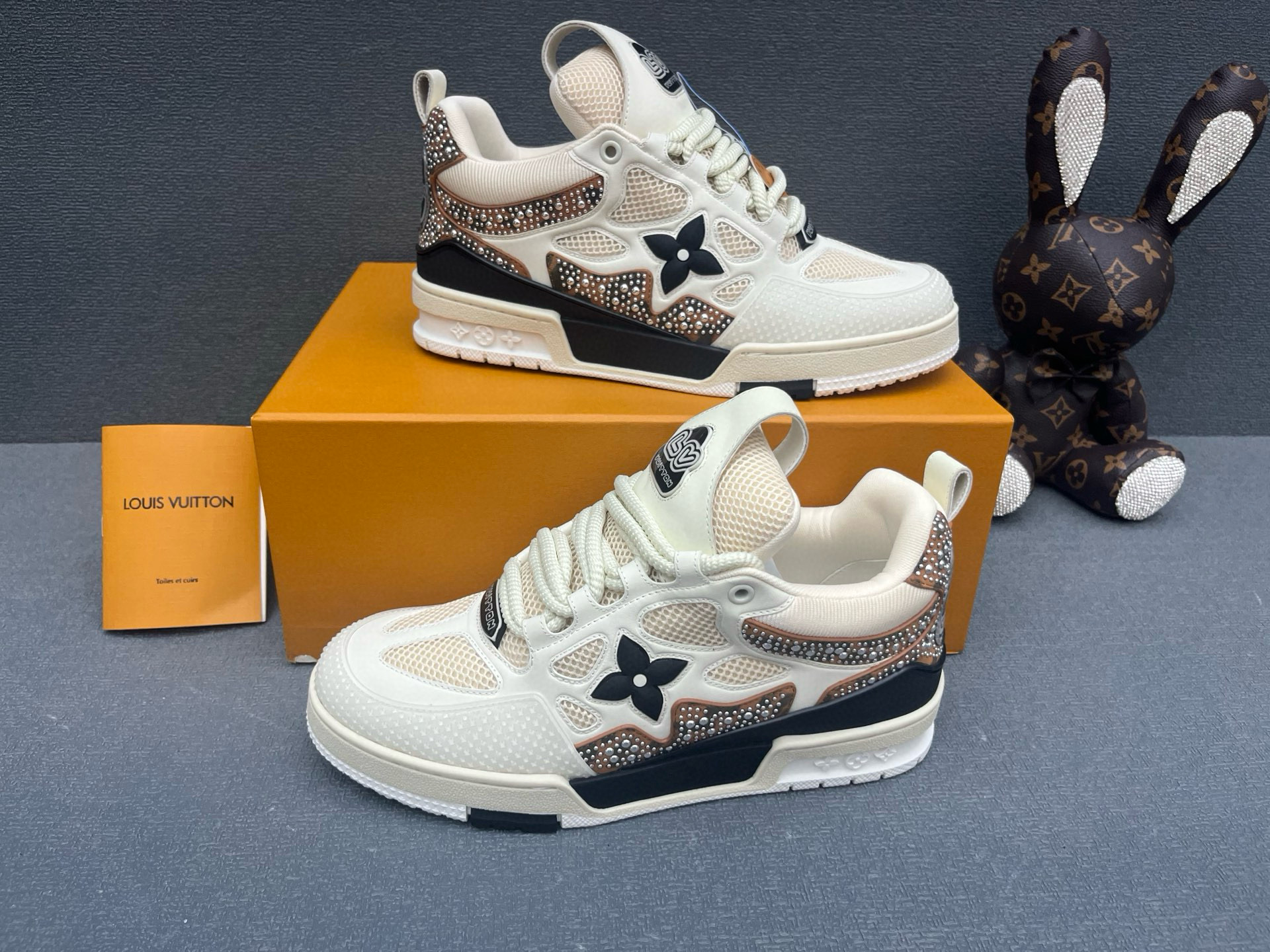 루이비통 남녀공용 신발 운동화 스니커즈