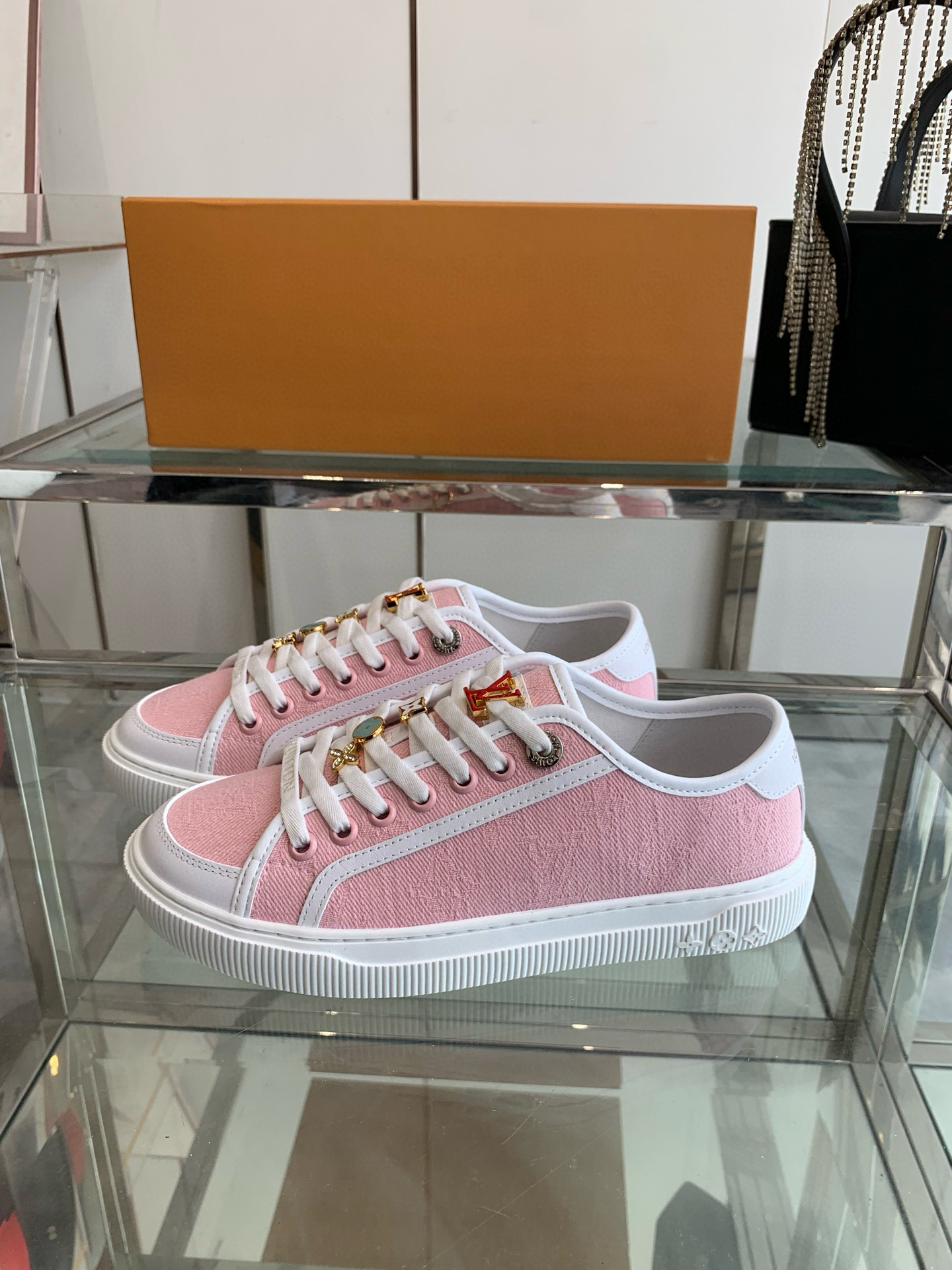 루이비통 남녀공용 신발 운동화 스니커즈