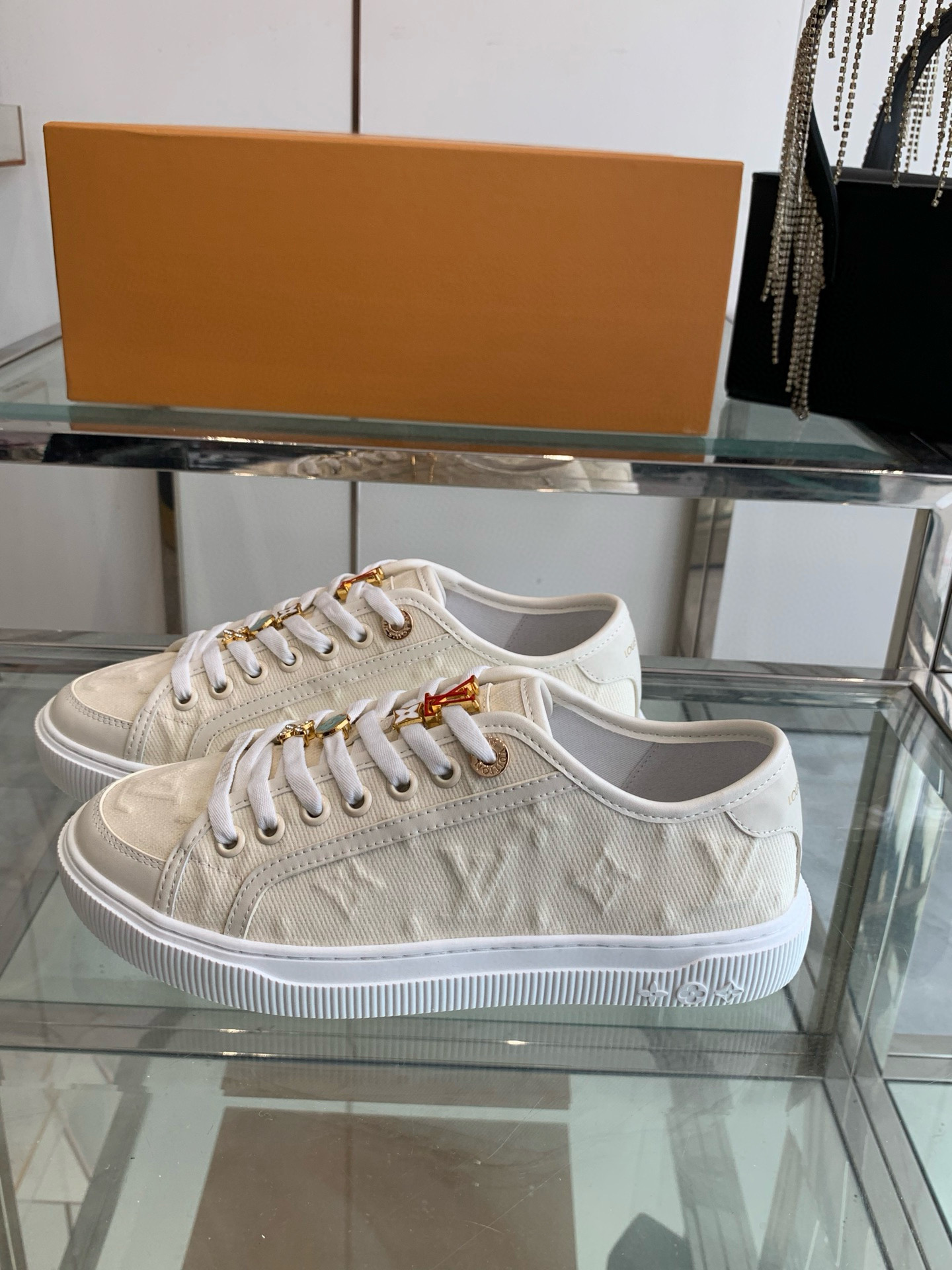 루이비통 남녀공용 신발 운동화 스니커즈