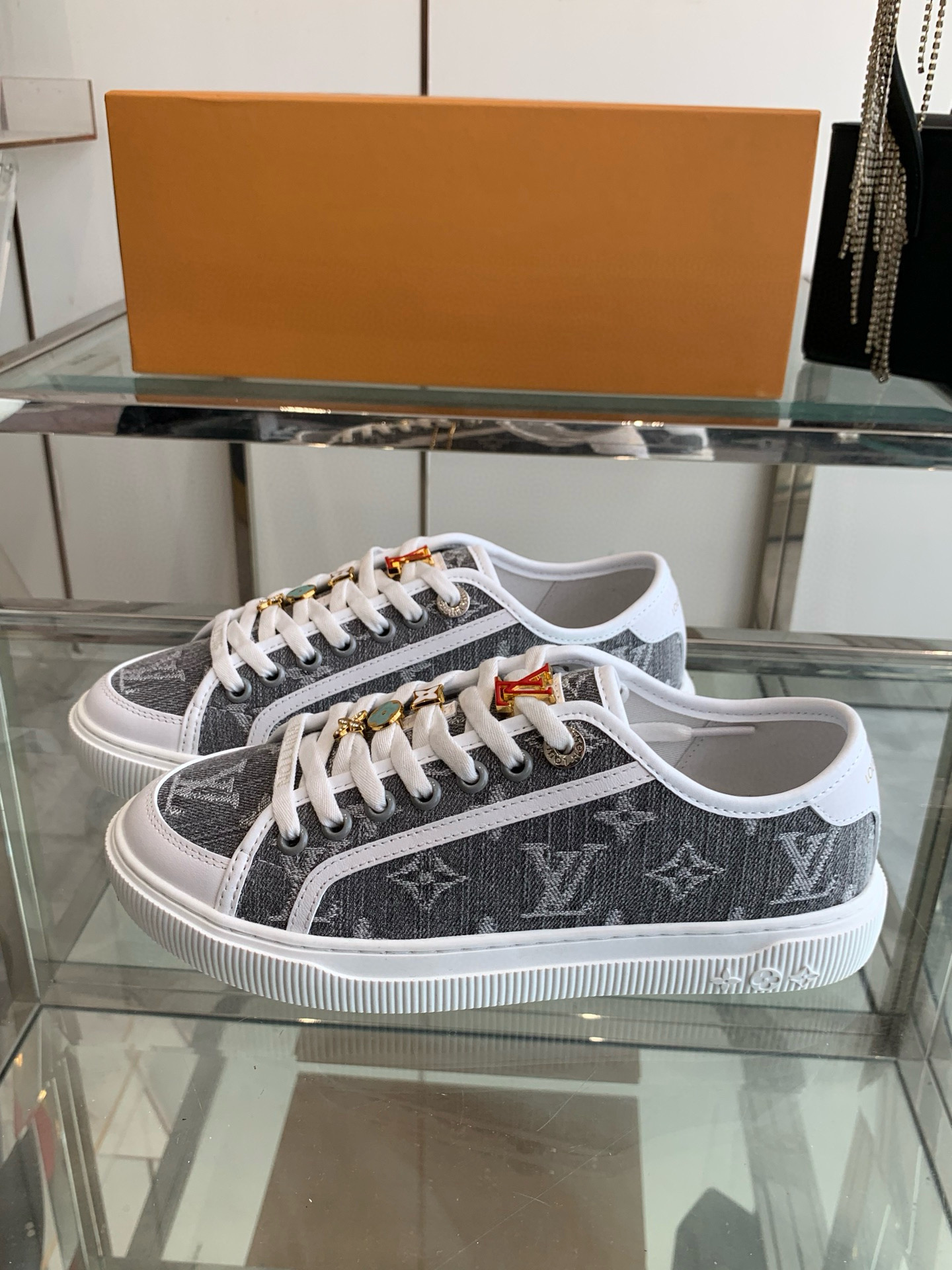 루이비통 남녀공용 신발 운동화 스니커즈