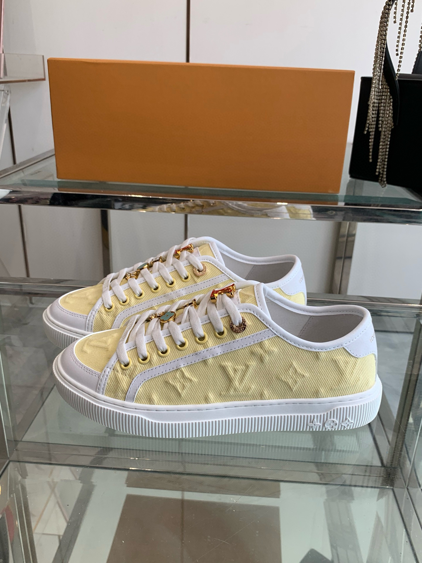 루이비통 남녀공용 신발 운동화 스니커즈