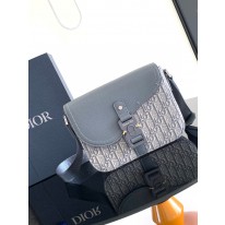 디올 남자가방