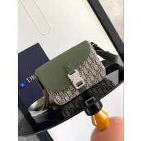 디올 남자가방