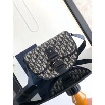 디올 남자가방