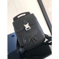 디올 백팩