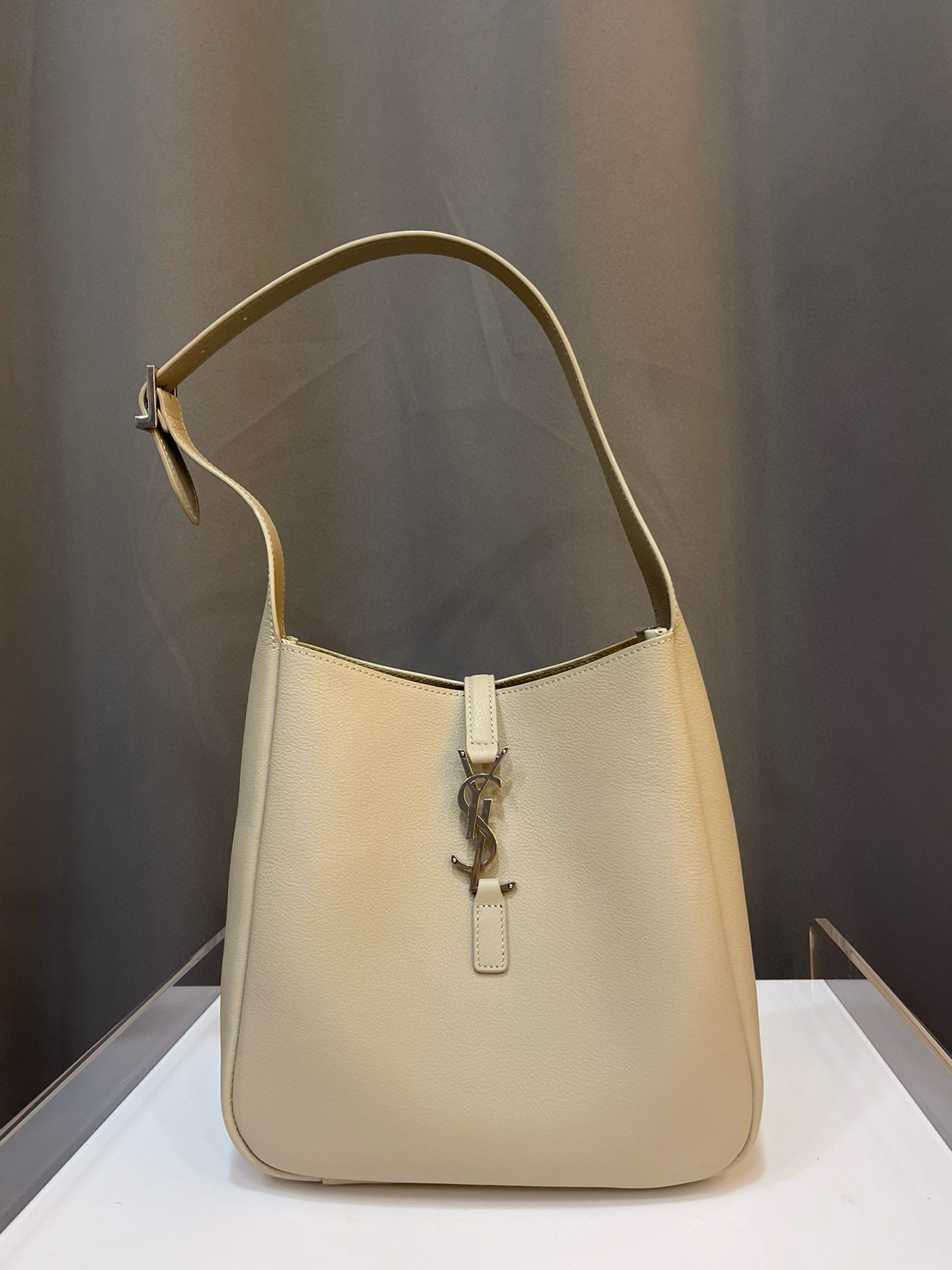 생로랑 713938 여자가방