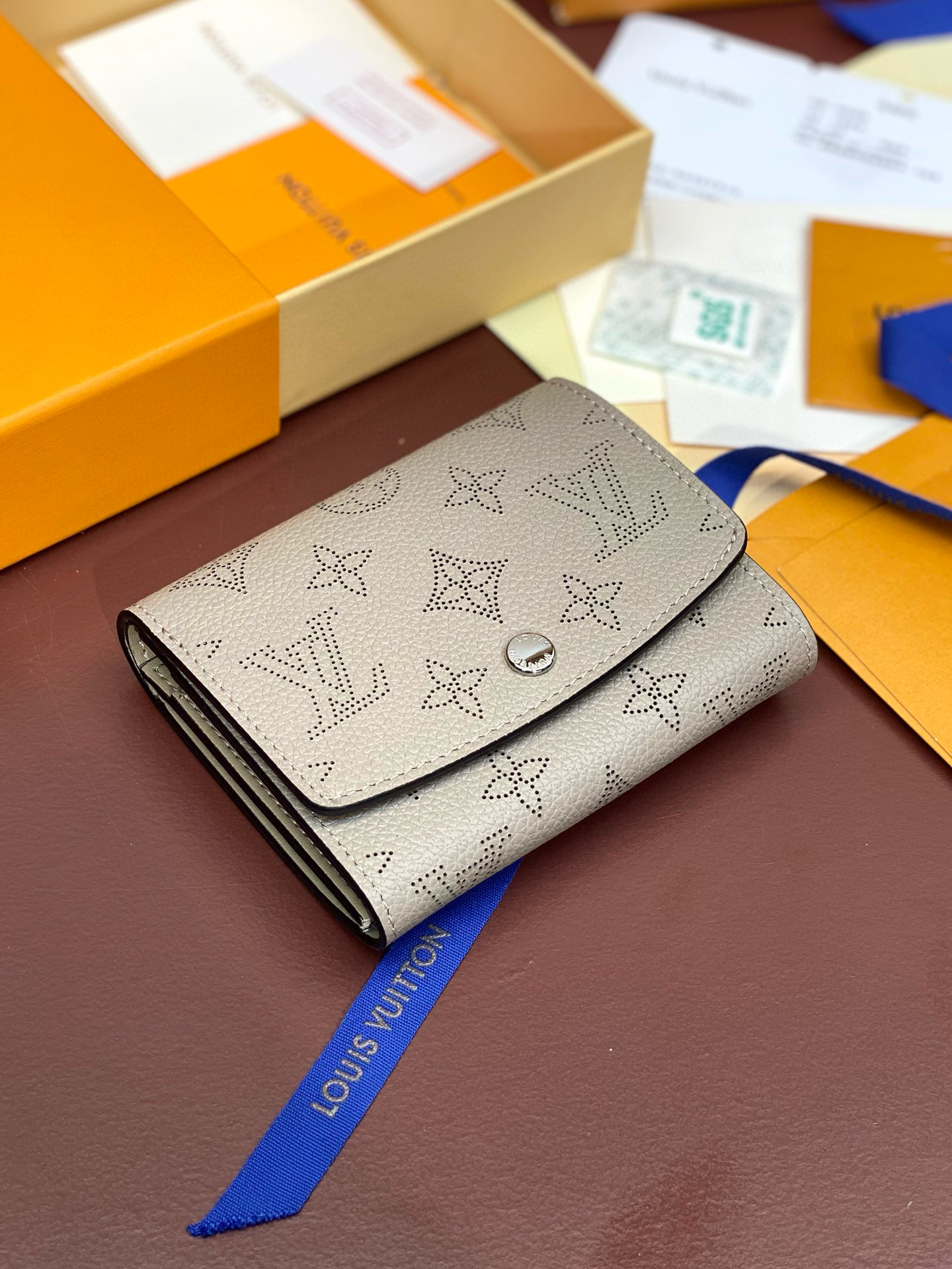 루이비통 여자 반지갑 M62542