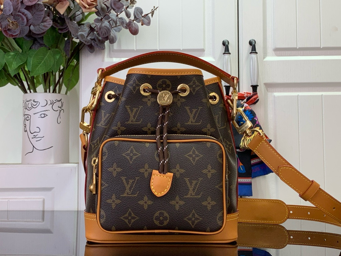 루이비통 m14017 남녀공용가방