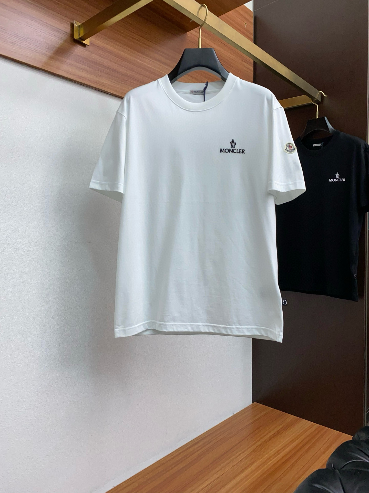 몽*** 남자 반팔티