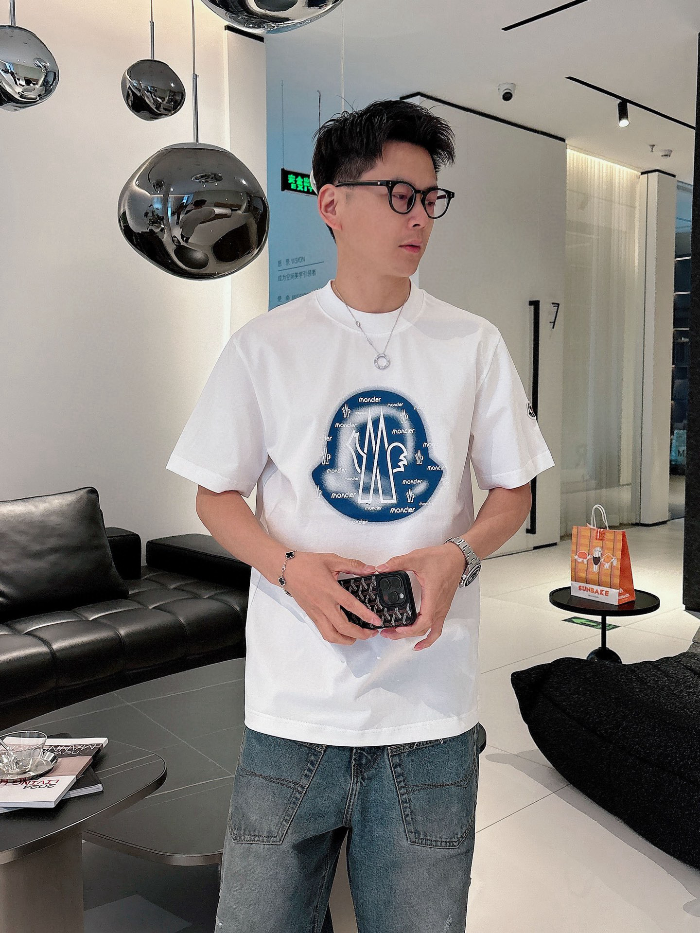 몽*** 남자 반팔티
