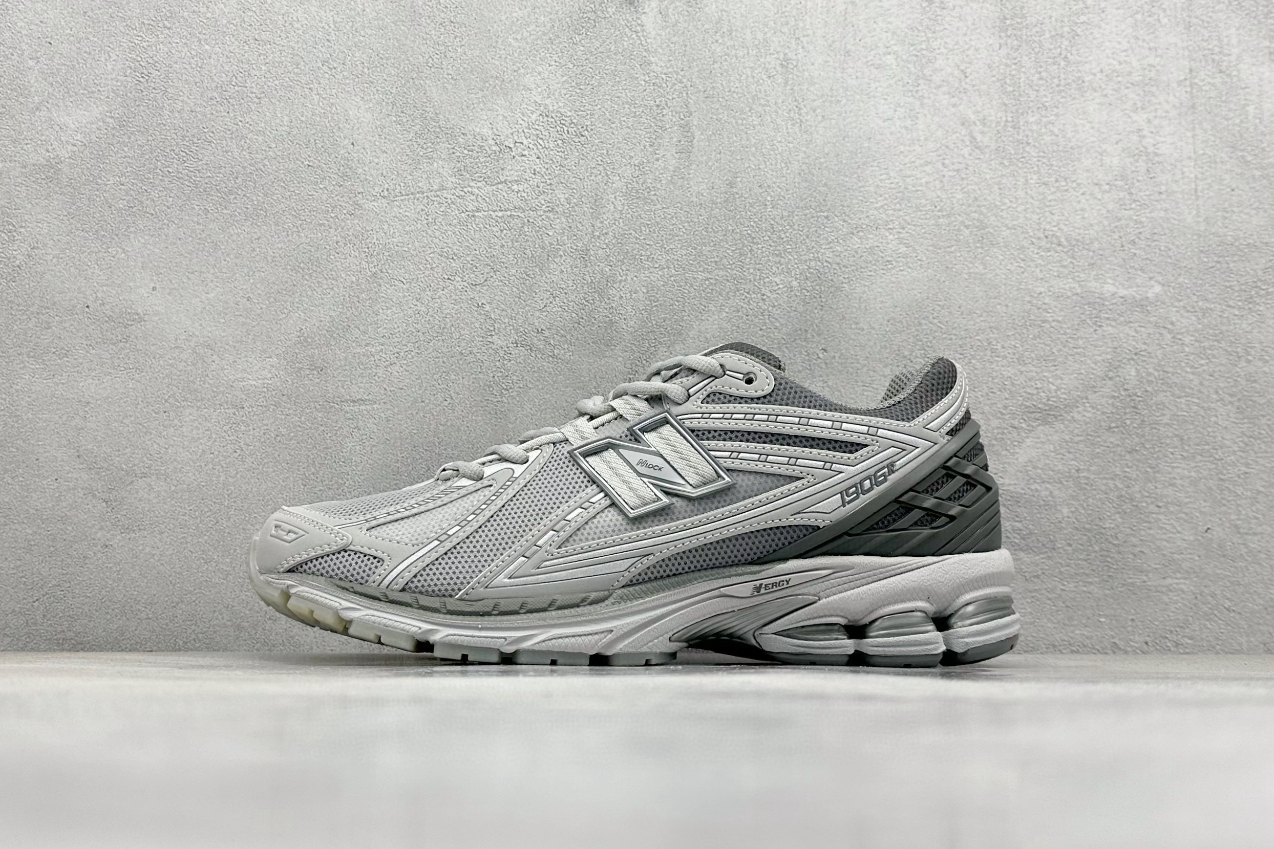 뉴발란스 1906 남녀공용 신발 운동화 스니커즈