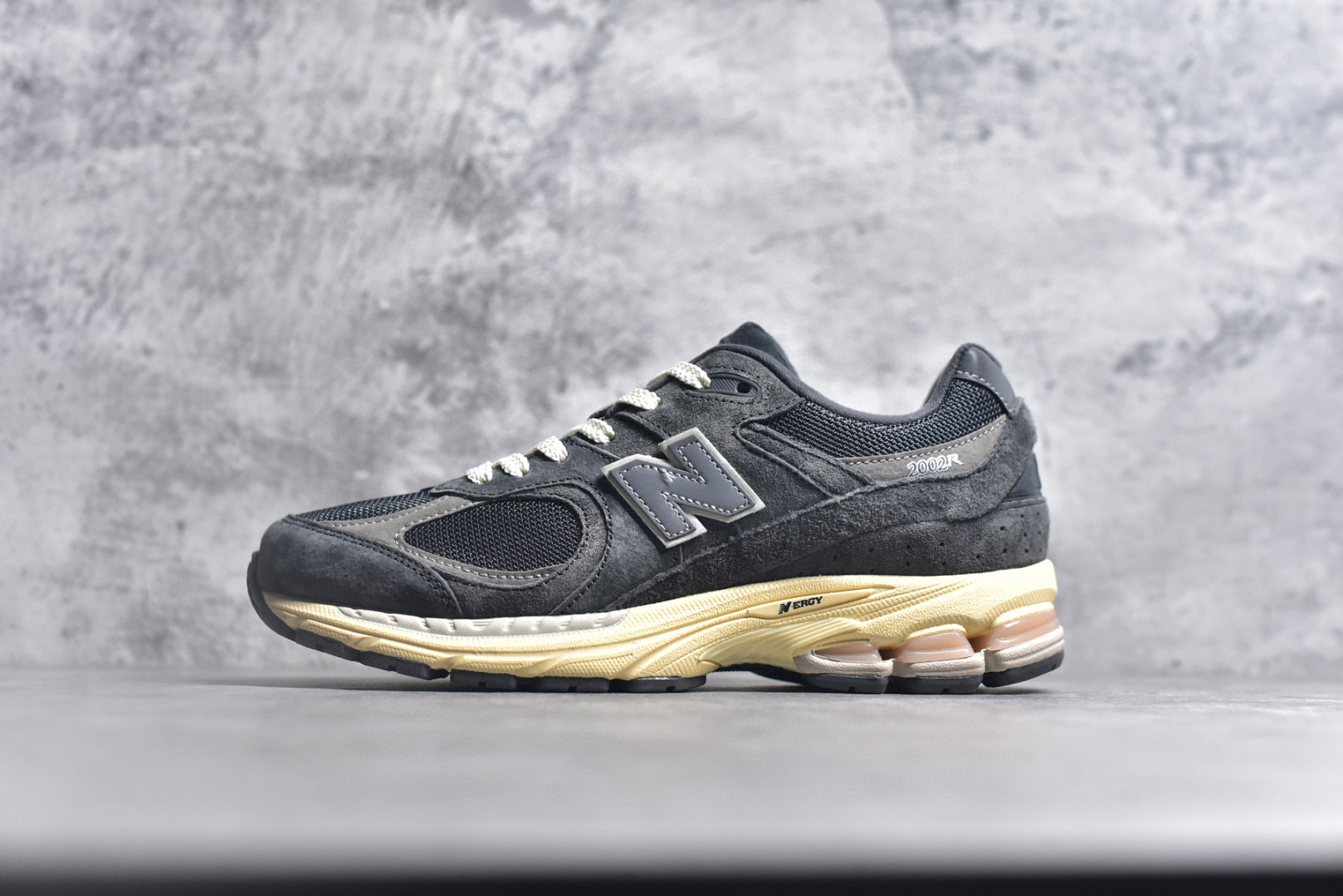 뉴발란스 2002 남녀공용 신발 운동화 스니커즈