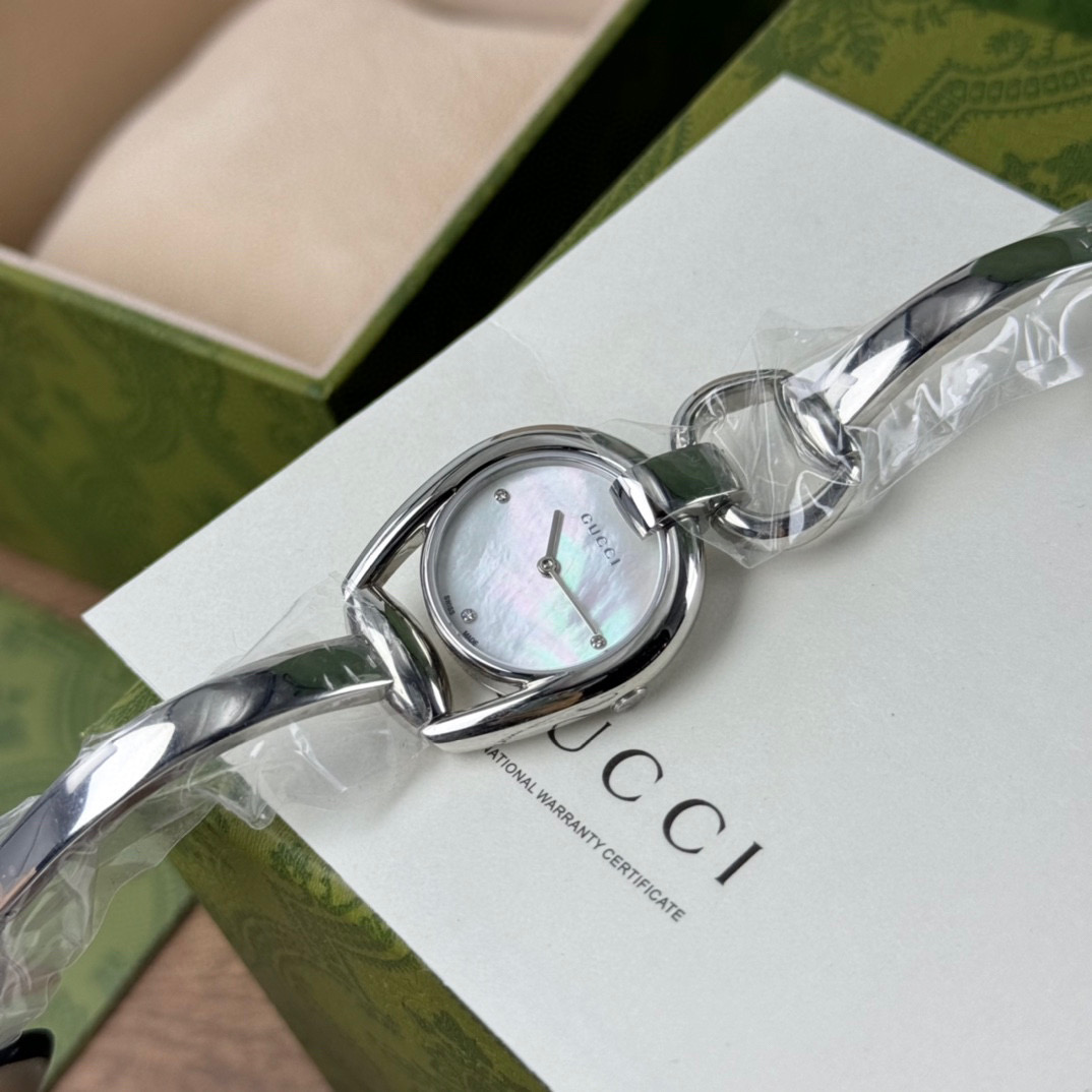 구찌 여자 시계