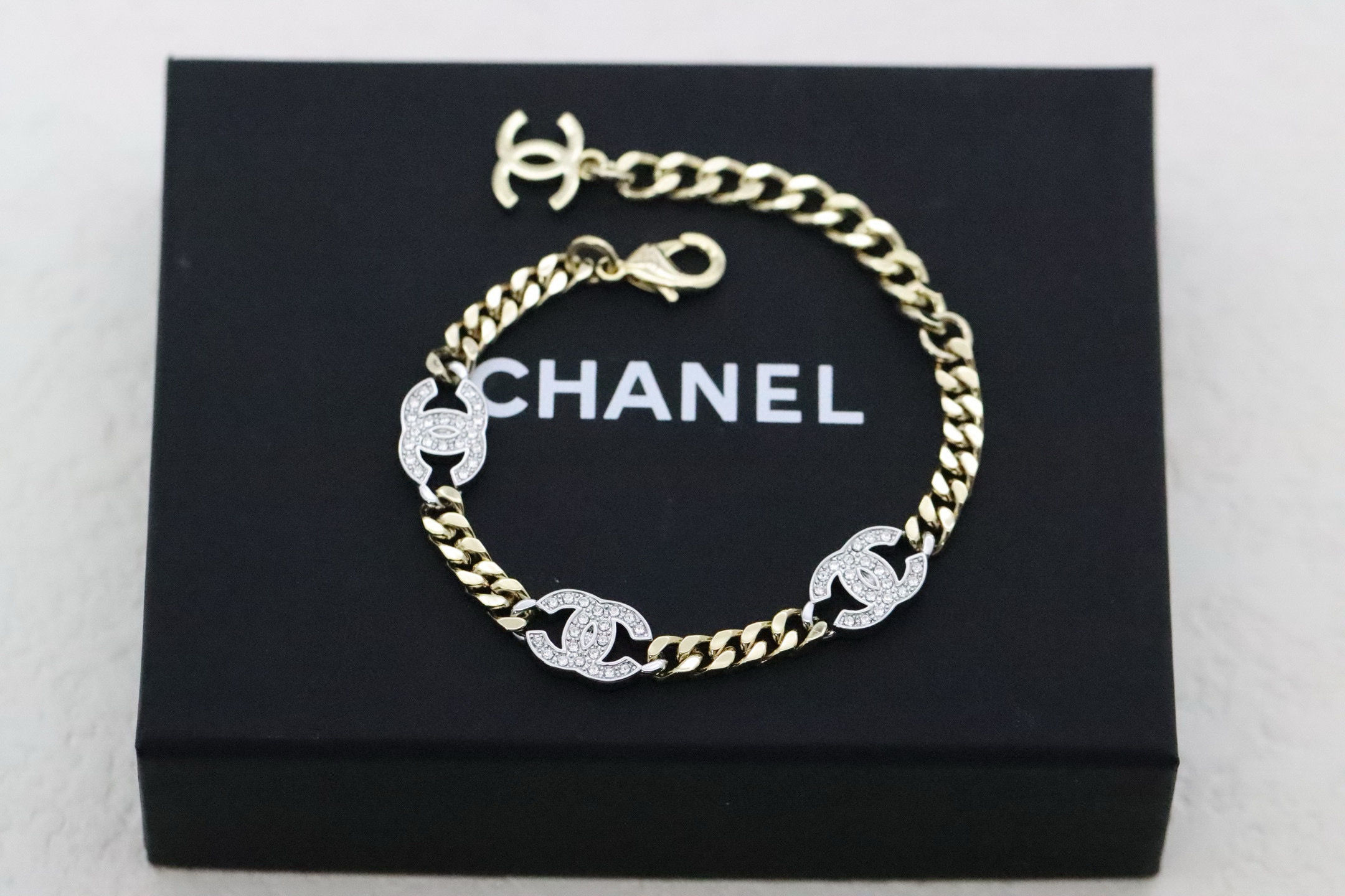 샤넬 팔찌