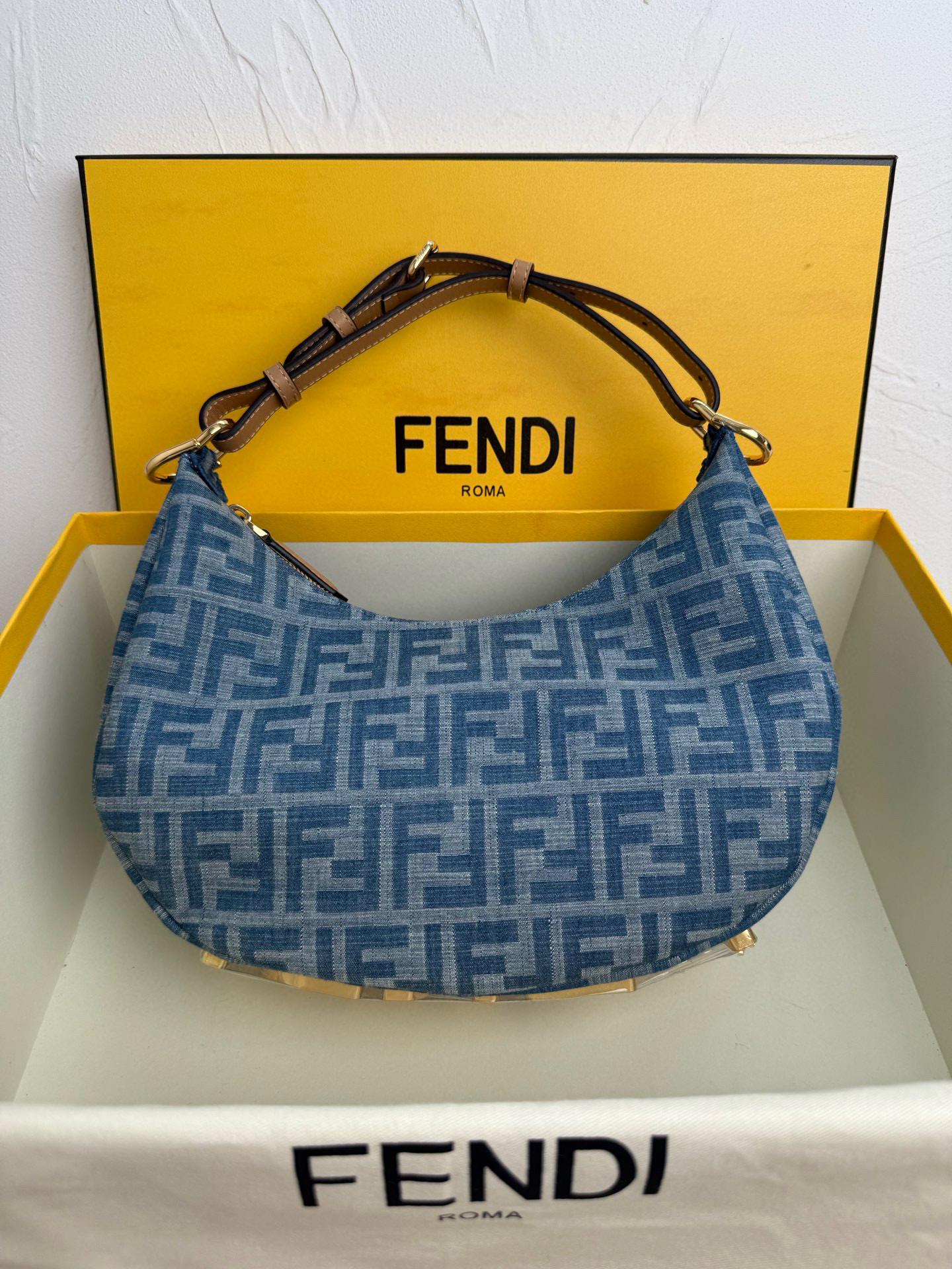 펜디 여자가방 8023