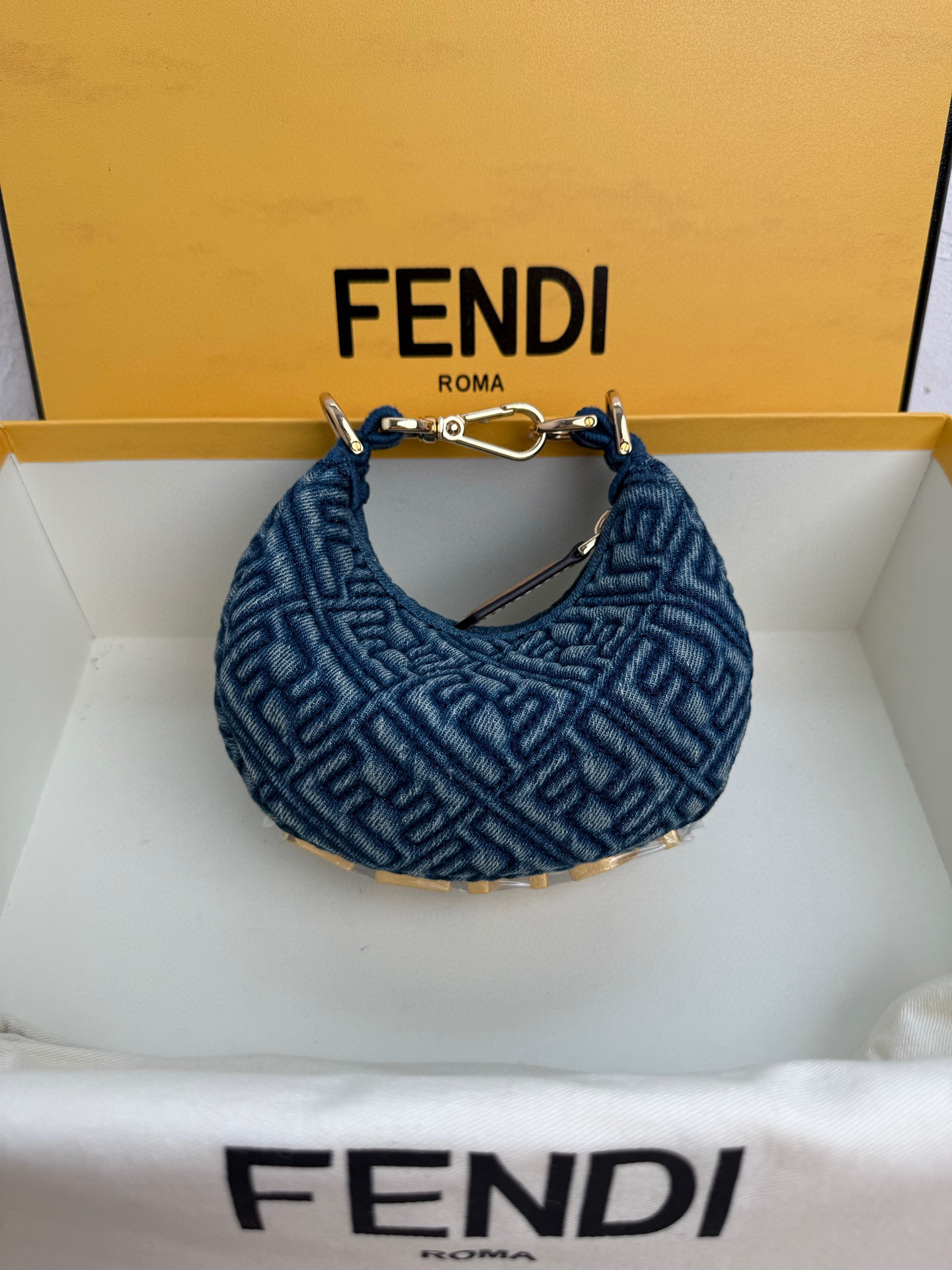 펜디 여자가방 8024