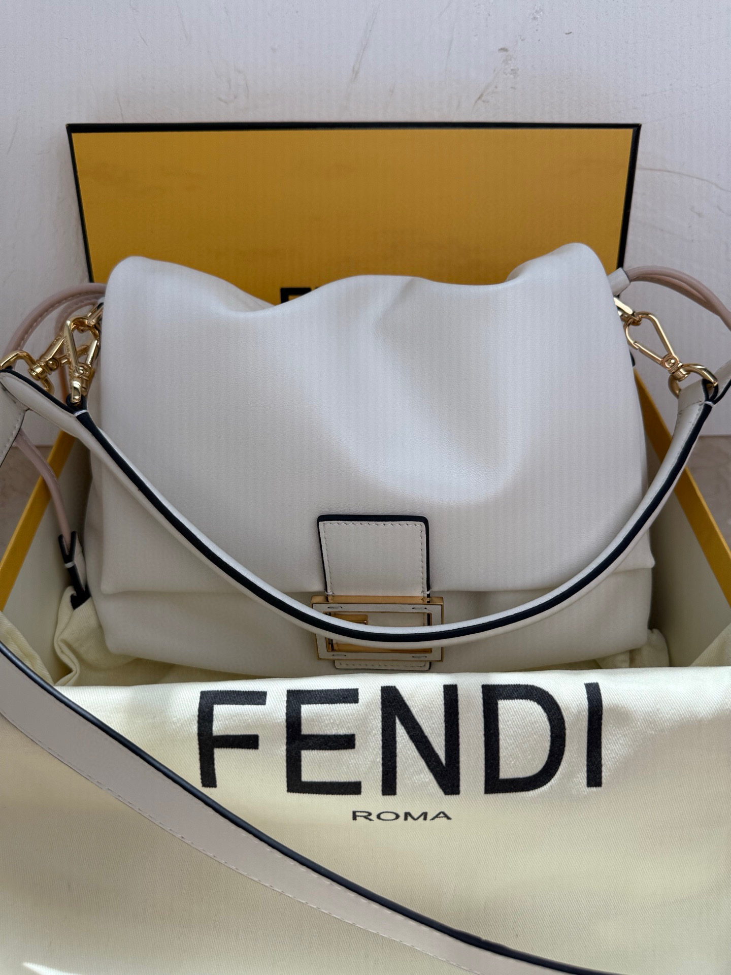 펜디 여자가방  8833