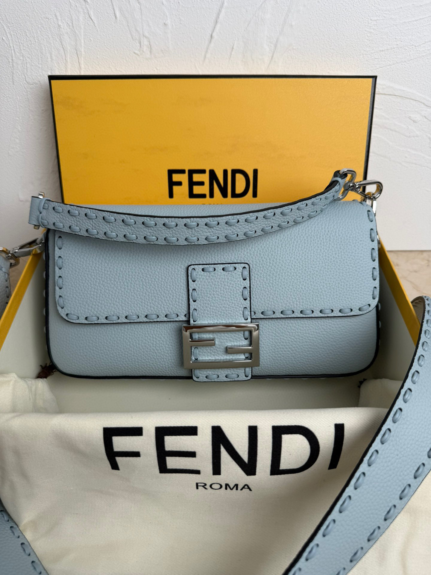 펜디 여자가방 600