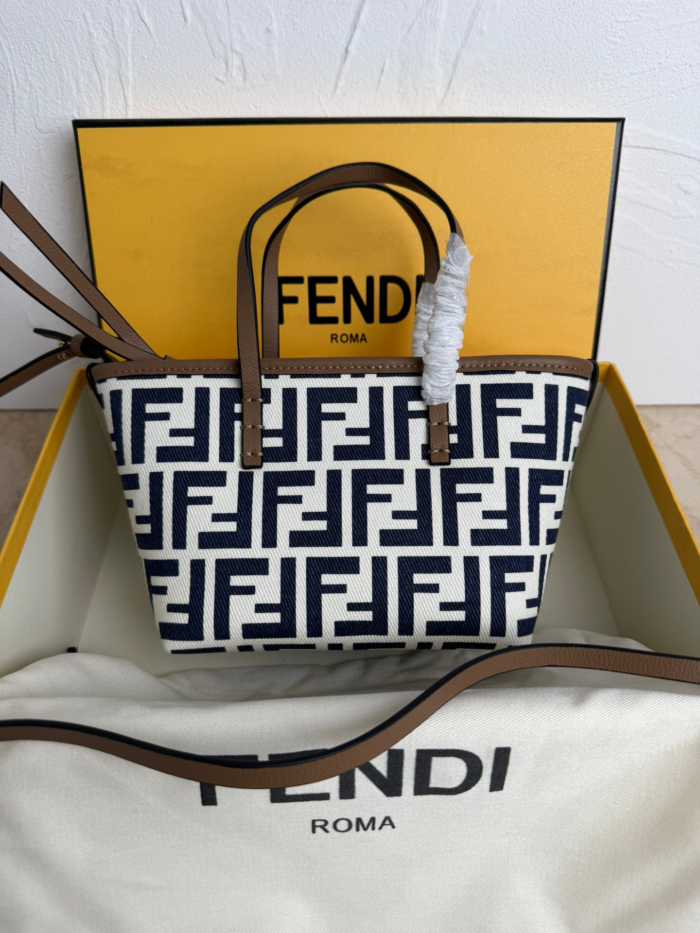 펜디 여자가방 8100