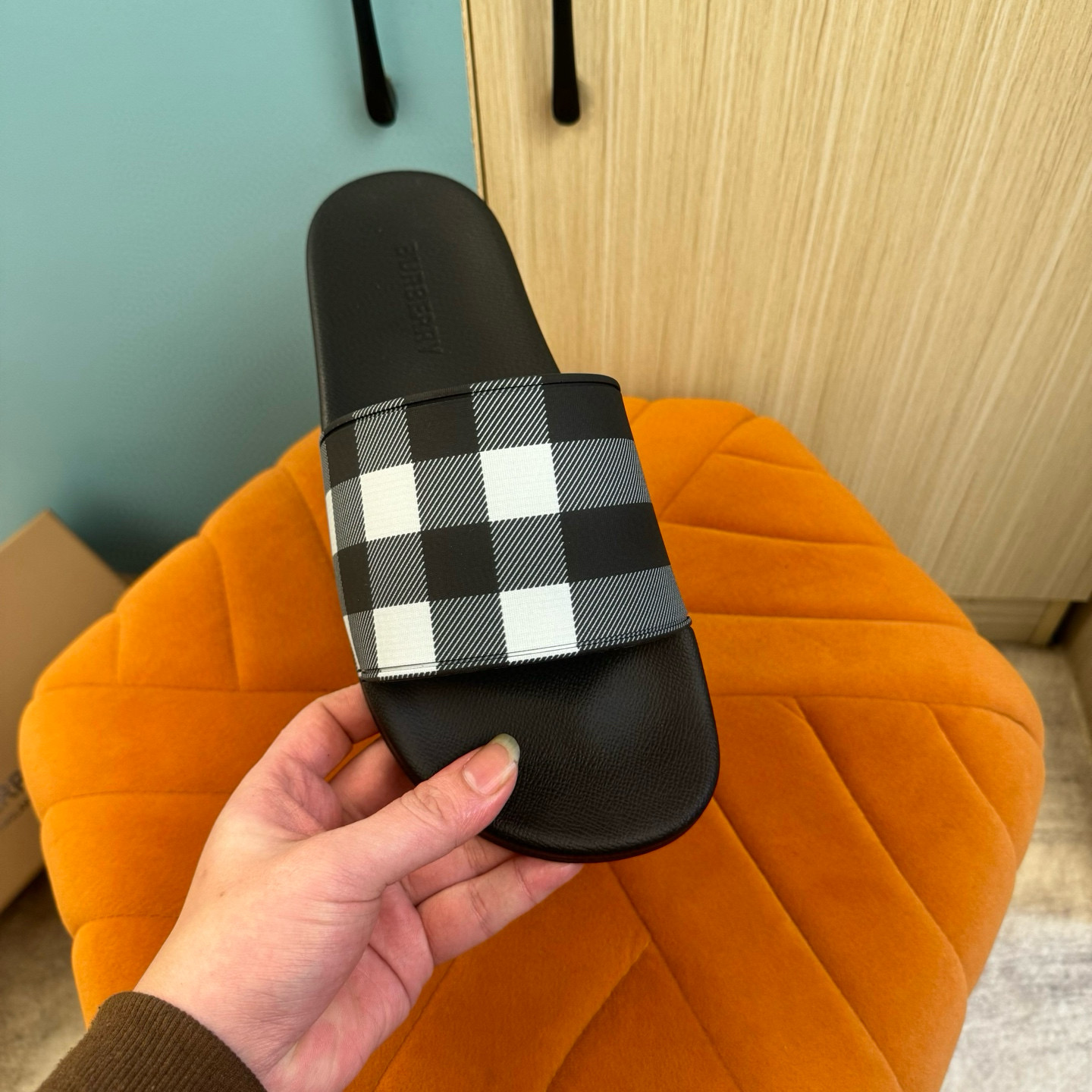 버버리 남녀공용 슬리퍼