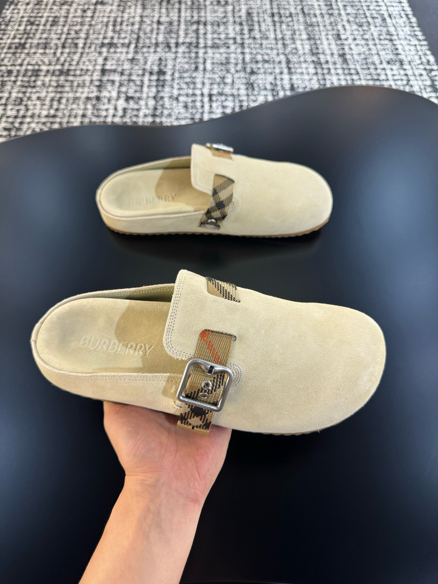 버버리 남자 슬리퍼