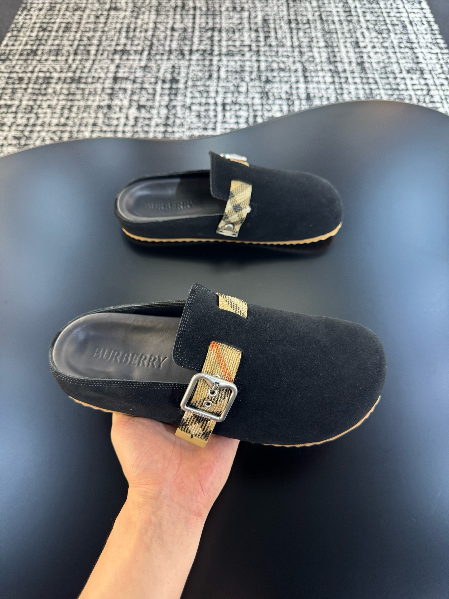 버버리 남자 슬리퍼