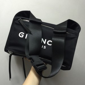 지방시 남자가방