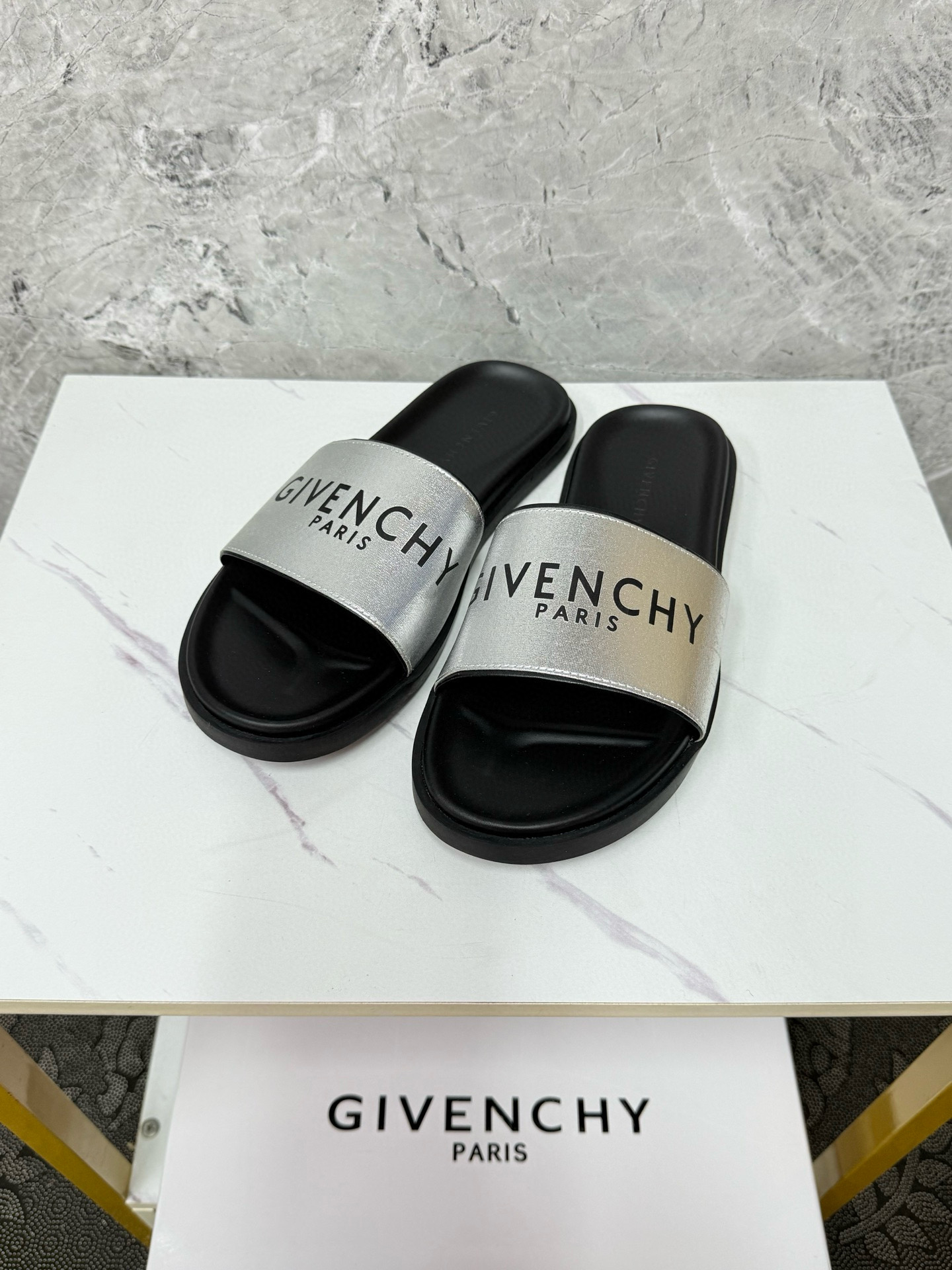 지방시 남자 슬리퍼