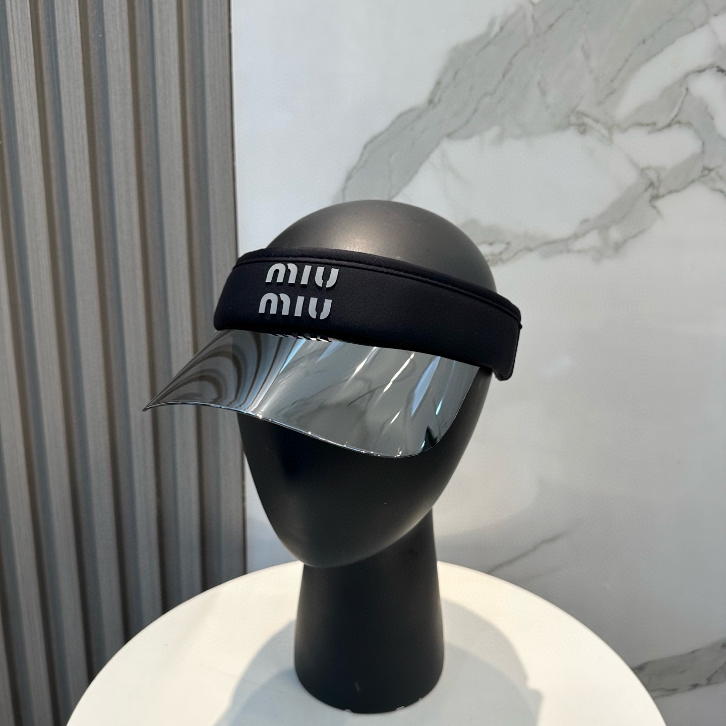 미우미우 모자