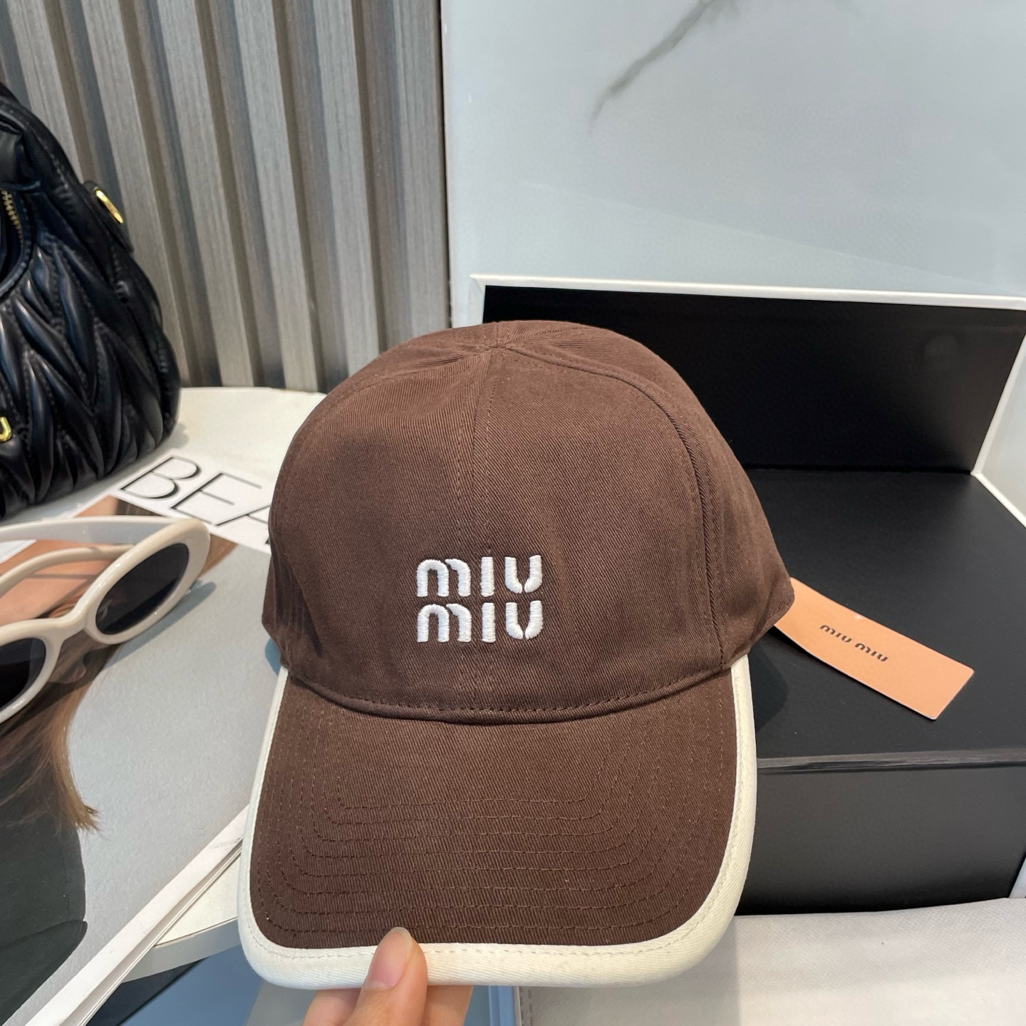 미우미우 모자